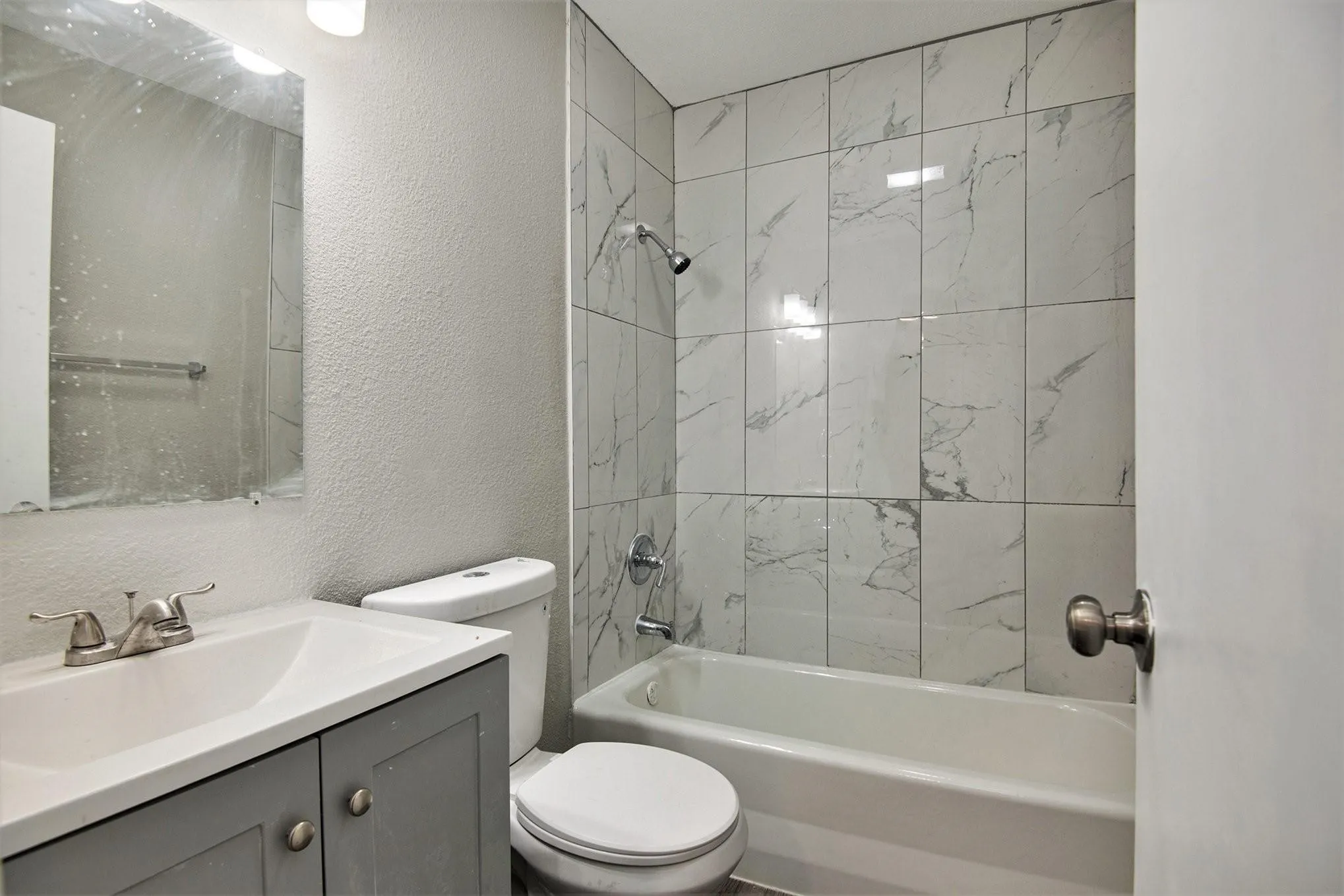 Triplex For Sale in Dallas County , 406 Dawson Circle, Grand Prairie, Texas 75051, 5 Bedroom, 3 Bathroom, Garage spaces, 0 Sqft, built in 1953, Preowned, mls#21214677, Real Estate Agent in Grand Prairie, Homes For Sale in Dallas county, Homes For Sale in Grand Prairie, Realtor in Grand Prairie Texas, Real Estate Brokerage Independent Realty Texas, Luminita Cordes Realtor
