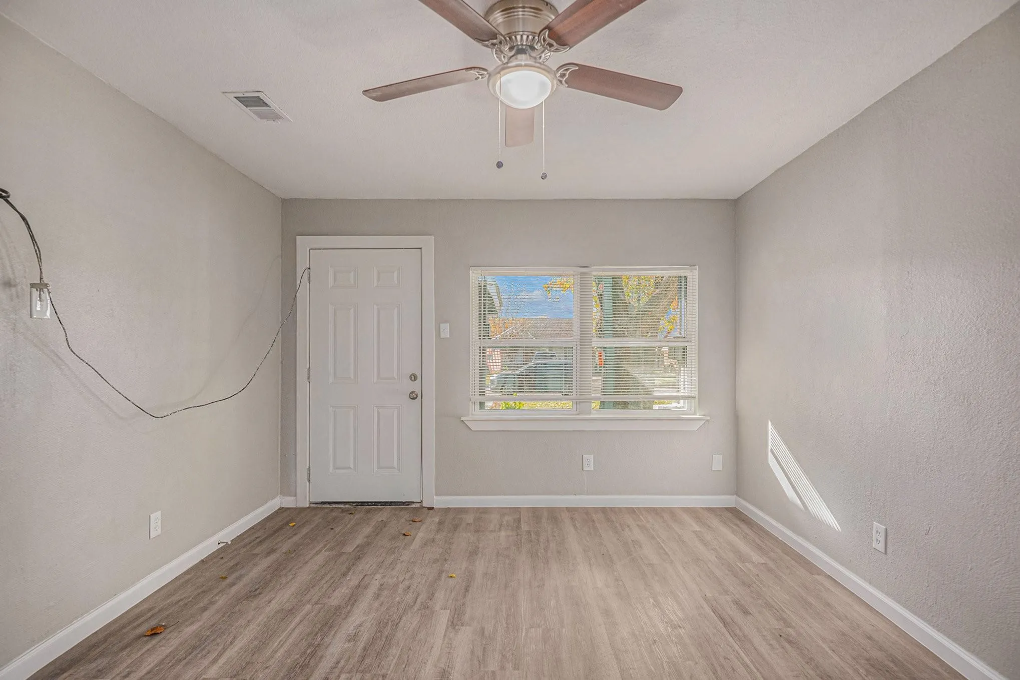 Triplex For Sale in Dallas County , 406 Dawson Circle, Grand Prairie, Texas 75051, 5 Bedroom, 3 Bathroom, Garage spaces, 0 Sqft, built in 1953, Preowned, mls#21214677, Real Estate Agent in Grand Prairie, Homes For Sale in Dallas county, Homes For Sale in Grand Prairie, Realtor in Grand Prairie Texas, Real Estate Brokerage Independent Realty Texas, Luminita Cordes Realtor
