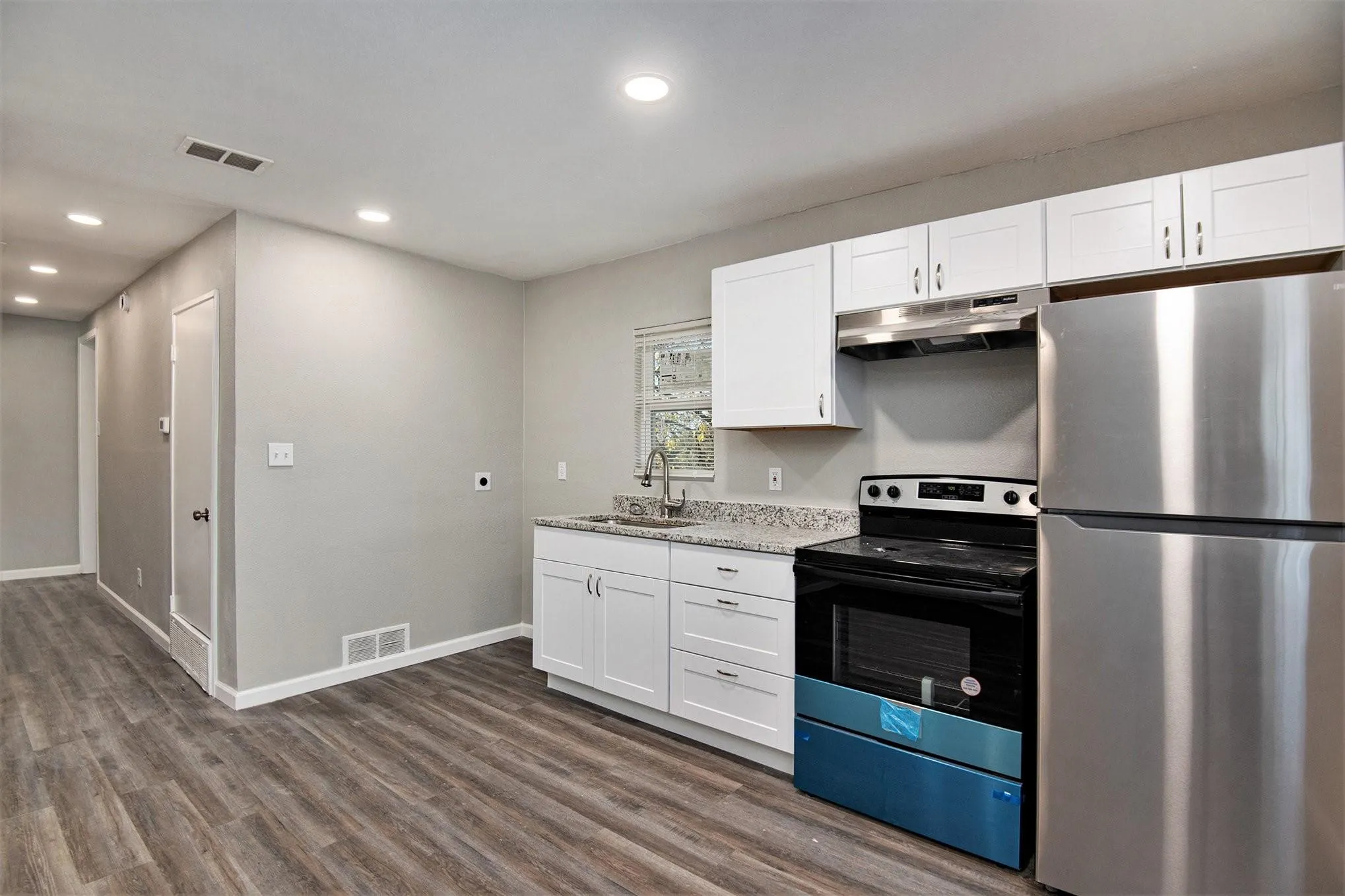 Triplex For Sale in Dallas County , 406 Dawson Circle, Grand Prairie, Texas 75051, 5 Bedroom, 3 Bathroom, Garage spaces, 0 Sqft, built in 1953, Preowned, mls#21214677, Real Estate Agent in Grand Prairie, Homes For Sale in Dallas county, Homes For Sale in Grand Prairie, Realtor in Grand Prairie Texas, Real Estate Brokerage Independent Realty Texas, Luminita Cordes Realtor