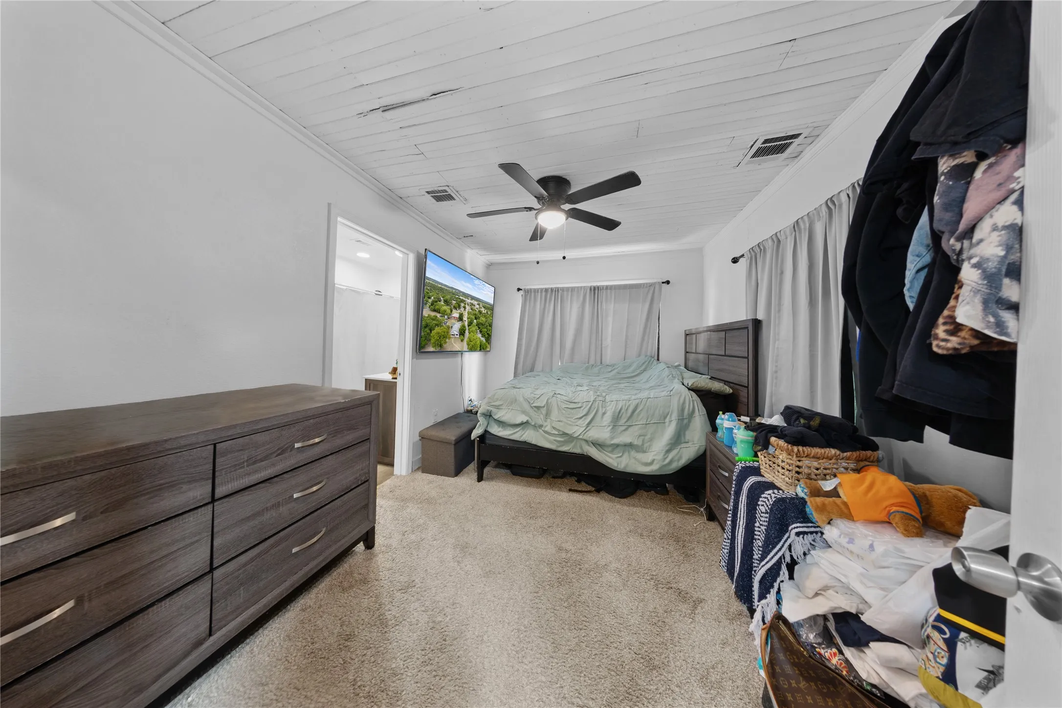 Single Family Residence For Sale in Bosque County , 200 S Cleveland, Meridian, Texas 76665, 3 Bedrooms, 2 Bathrooms, Garage spaces, 1,048 Sqft, built in 1950, Price $180,000, mls#21214684, Real Estate Agent in Meridian, Homes For Sale in Bosque county, Homes For Sale in Meridian, Realtor in Meridian Texas, Real Estate Brokerage Independent Realty Texas, Luminita Cordes Realtor