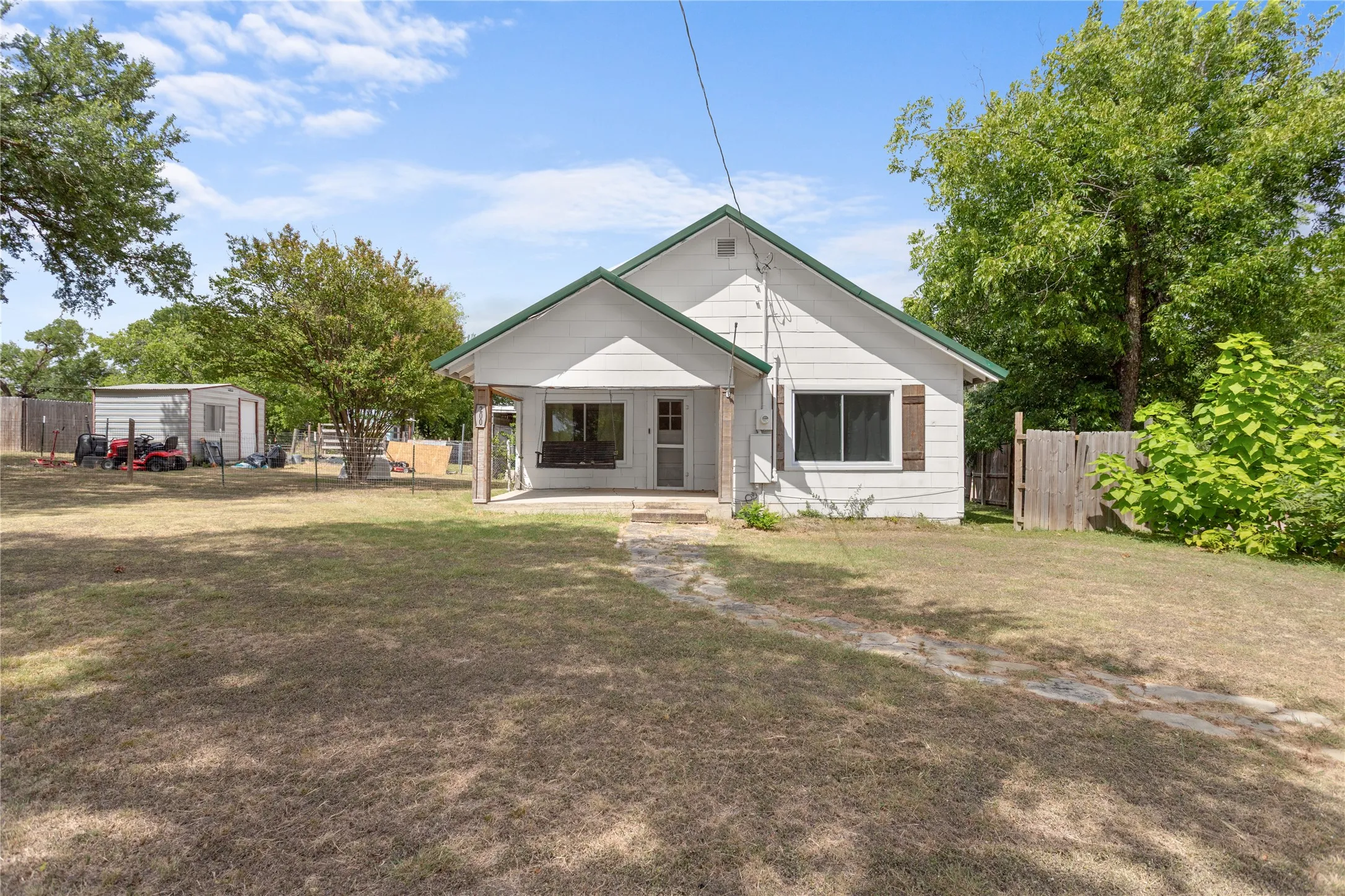 Single Family Residence For Sale in Bosque County , 200 S Cleveland, Meridian, Texas 76665, 3 Bedrooms, 2 Bathrooms, Garage spaces, 1,048 Sqft, built in 1950, Price $180,000, mls#21214684, Real Estate Agent in Meridian, Homes For Sale in Bosque county, Homes For Sale in Meridian, Realtor in Meridian Texas, Real Estate Brokerage Independent Realty Texas, Luminita Cordes Realtor
