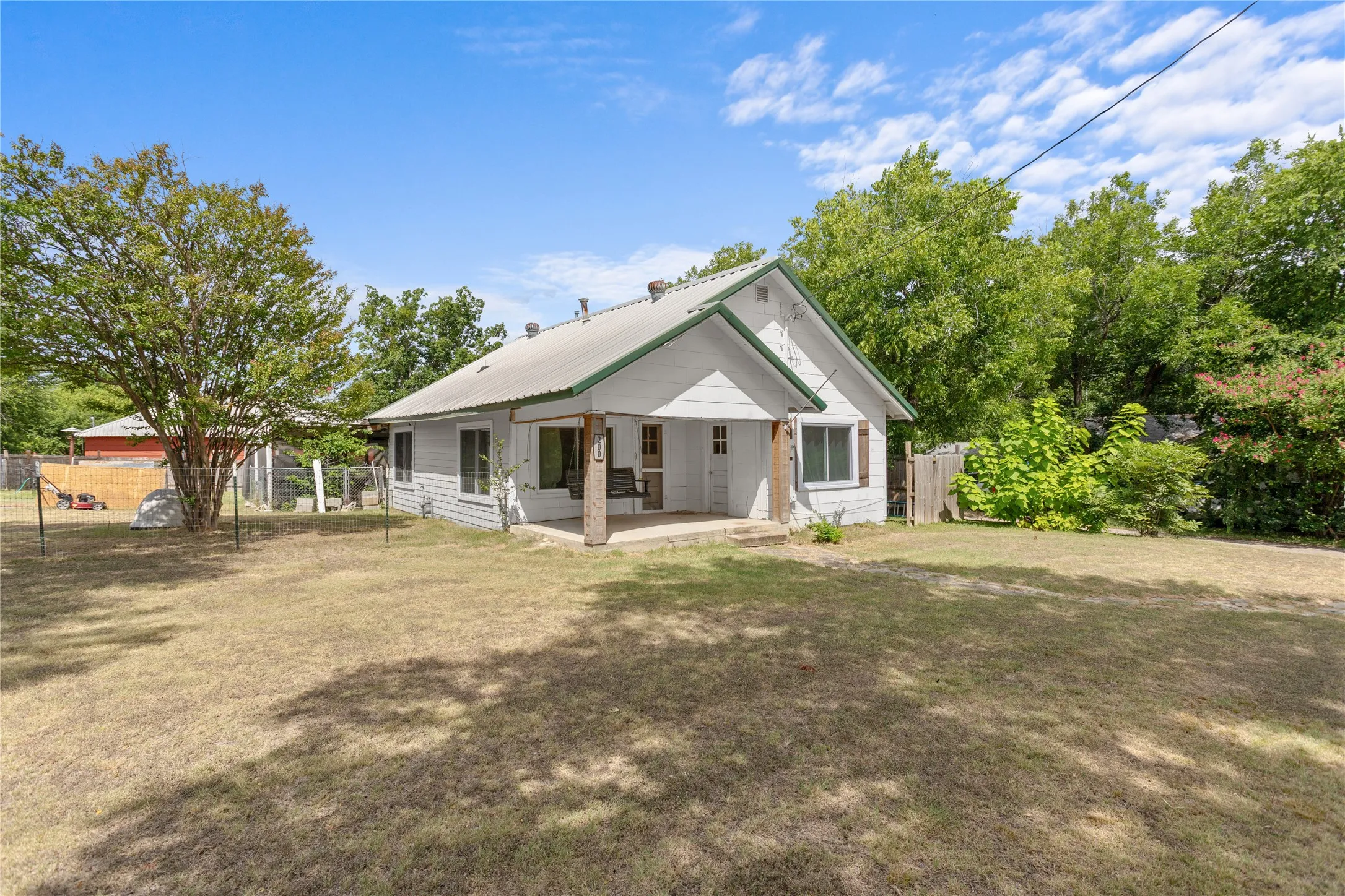Single Family Residence For Sale in Bosque County , 200 S Cleveland, Meridian, Texas 76665, 3 Bedrooms, 2 Bathrooms, Garage spaces, 1,048 Sqft, built in 1950, Price $180,000, mls#21214684, Real Estate Agent in Meridian, Homes For Sale in Bosque county, Homes For Sale in Meridian, Realtor in Meridian Texas, Real Estate Brokerage Independent Realty Texas, Luminita Cordes Realtor