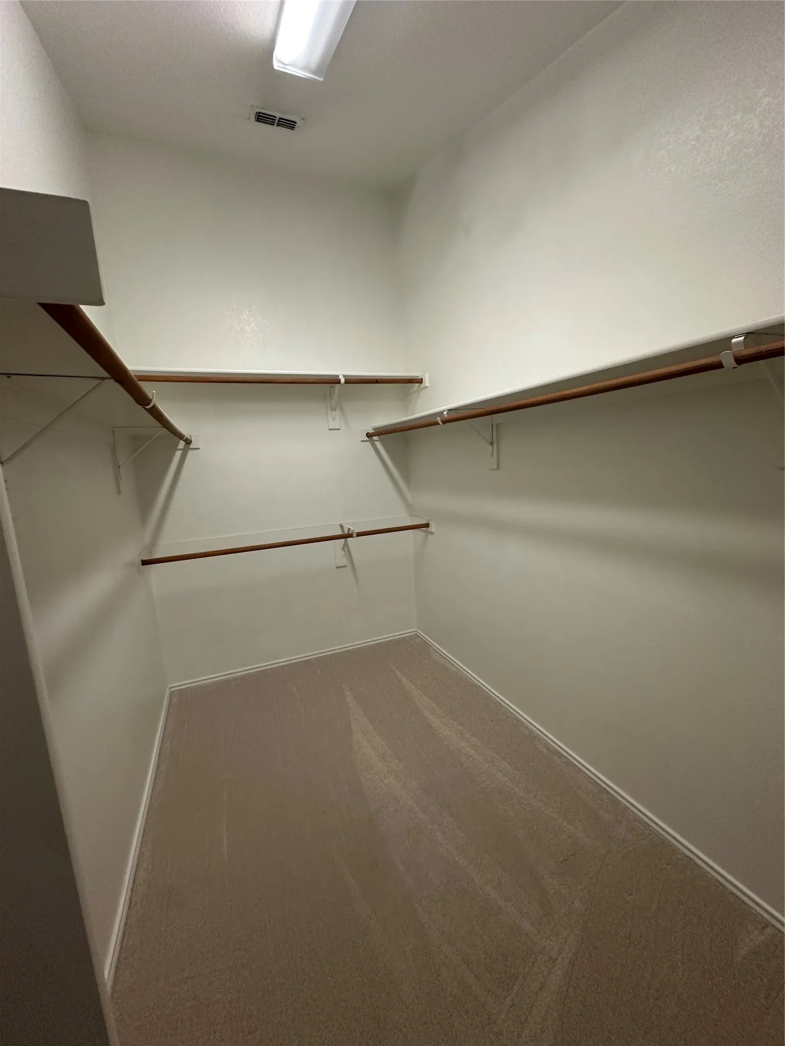 WALK-IN MASTER CLOSET