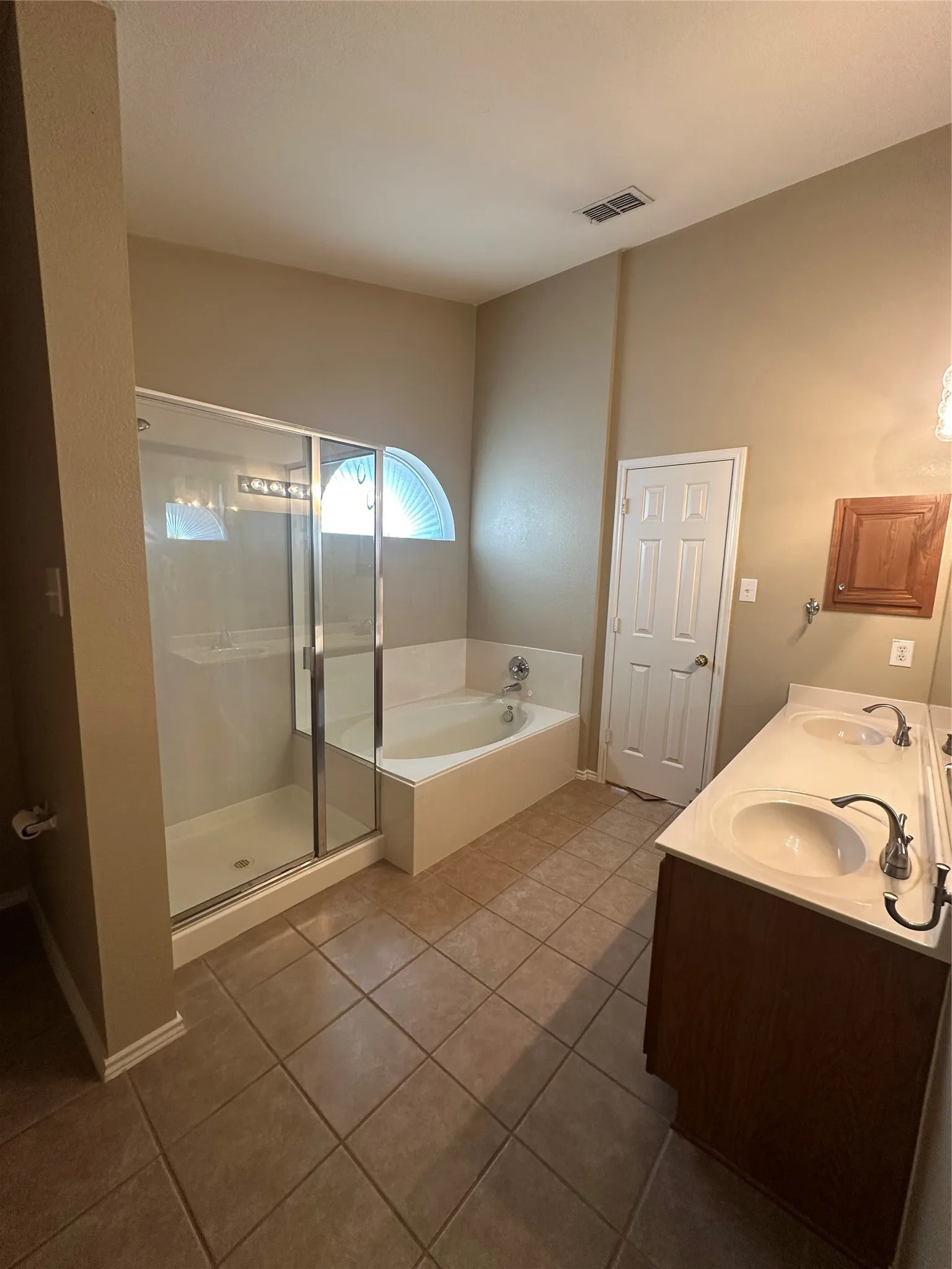 MASTER BATH WITH TUB AND SEPARATE SHOWER