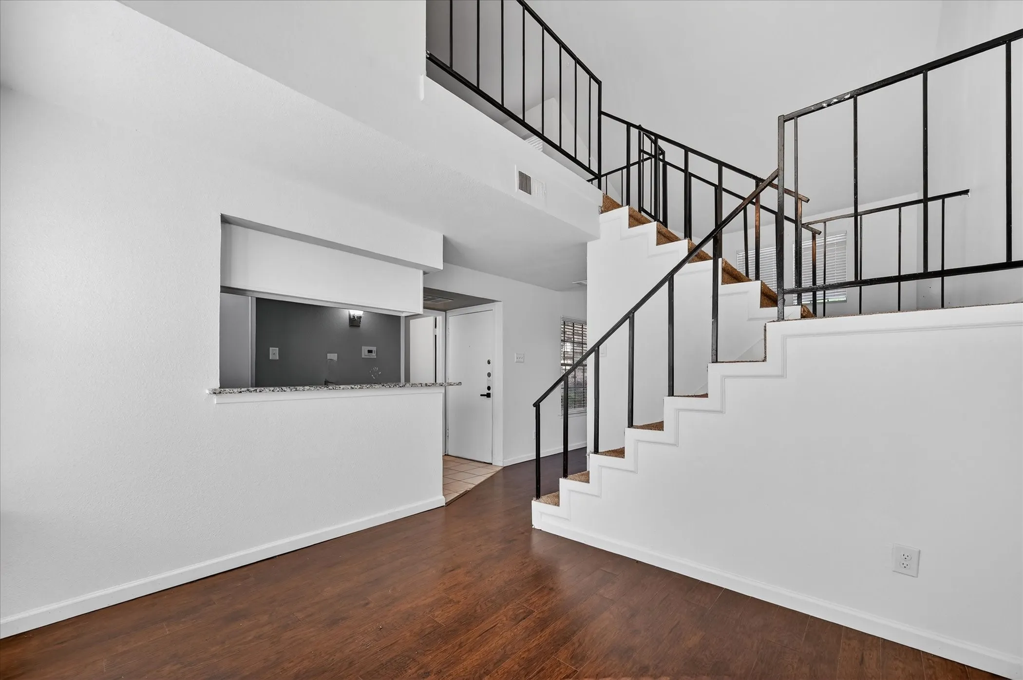 Single Family Residence For Sale in Dallas County , 5335 Bent Tree Forest Drive 119, Dallas, Texas 75248, 1 Bedroom, 2 Bathroom, Garage spaces, 783 Sqft, built in 1981, mls#21212148, Real Estate Agent in Dallas, Homes For Sale in Dallas county, Homes For Sale in Dallas, Realtor in Dallas Texas, Real Estate Brokerage Independent Realty Texas, Luminita Cordes Realtor