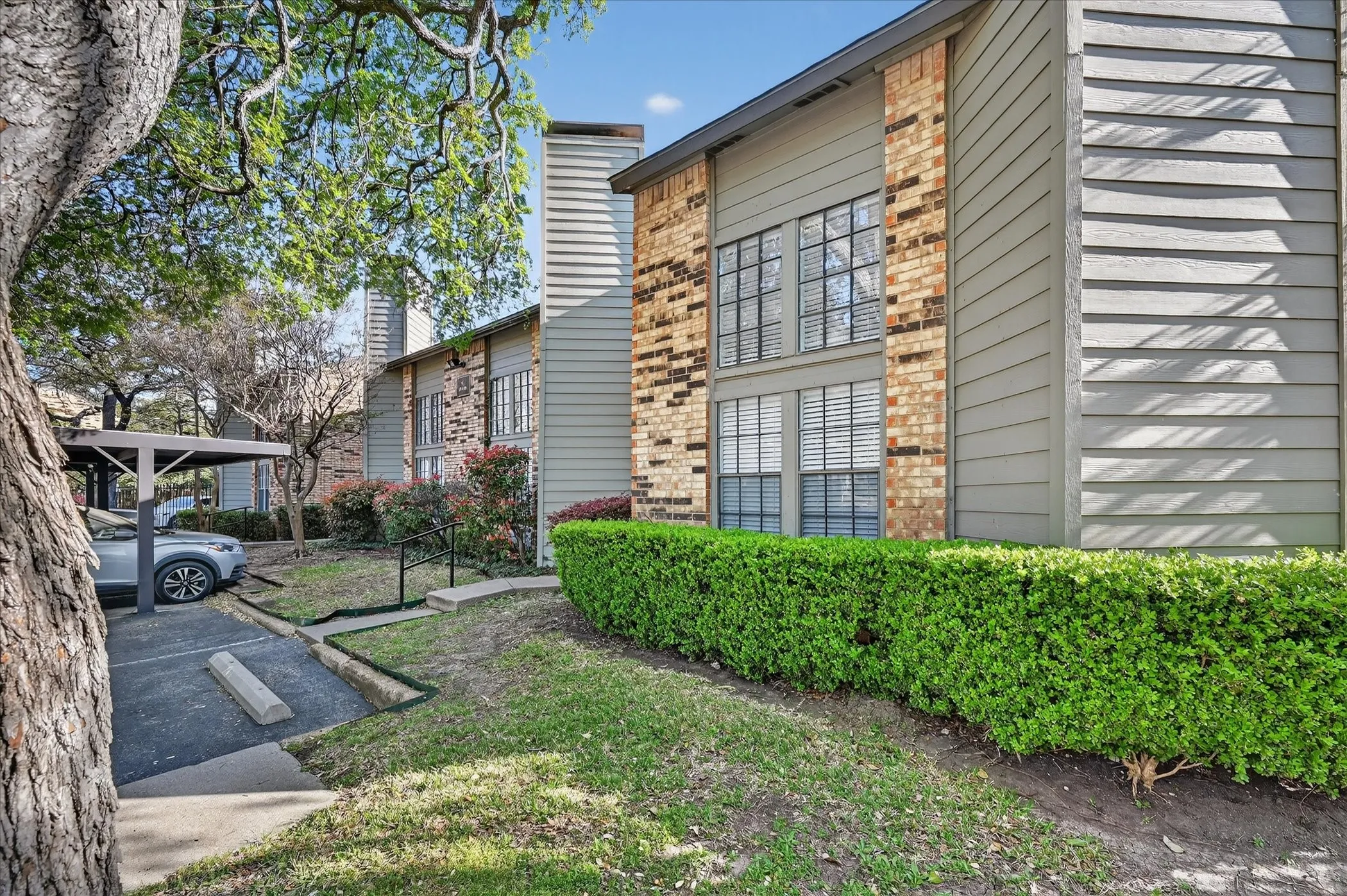 Single Family Residence For Sale in Dallas County , 5335 Bent Tree Forest Drive 119, Dallas, Texas 75248, 1 Bedroom, 2 Bathroom, Garage spaces, 783 Sqft, built in 1981, mls#21212148, Real Estate Agent in Dallas, Homes For Sale in Dallas county, Homes For Sale in Dallas, Realtor in Dallas Texas, Real Estate Brokerage Independent Realty Texas, Luminita Cordes Realtor