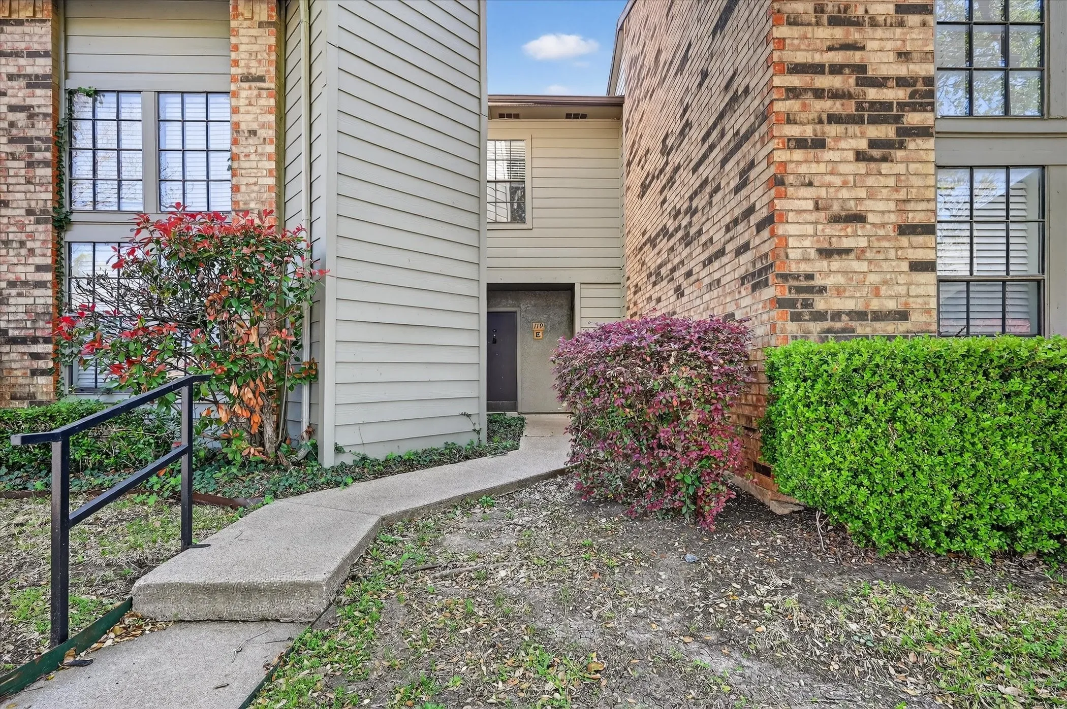 Single Family Residence For Sale in Dallas County , 5335 Bent Tree Forest Drive 119, Dallas, Texas 75248, 1 Bedroom, 2 Bathroom, Garage spaces, 783 Sqft, built in 1981, mls#21212148, Real Estate Agent in Dallas, Homes For Sale in Dallas county, Homes For Sale in Dallas, Realtor in Dallas Texas, Real Estate Brokerage Independent Realty Texas, Luminita Cordes Realtor