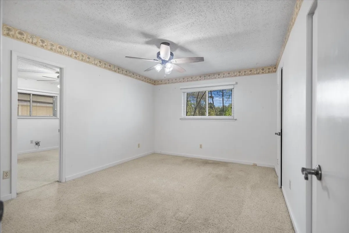 Single Family Residence For Sale in Smith County , 207 Grass Knoll Drive, Hideaway, Texas 75771, 2 Bedroom, 2 Bathroom, Garage spaces, 1,560 Sqft, built in 1973, Preowned, mls#21214766, Real Estate Agent in Hideaway, Homes For Sale in Smith county, Homes For Sale in Hideaway, Realtor in Hideaway Texas, Real Estate Brokerage Independent Realty Texas, Luminita Cordes Realtor
