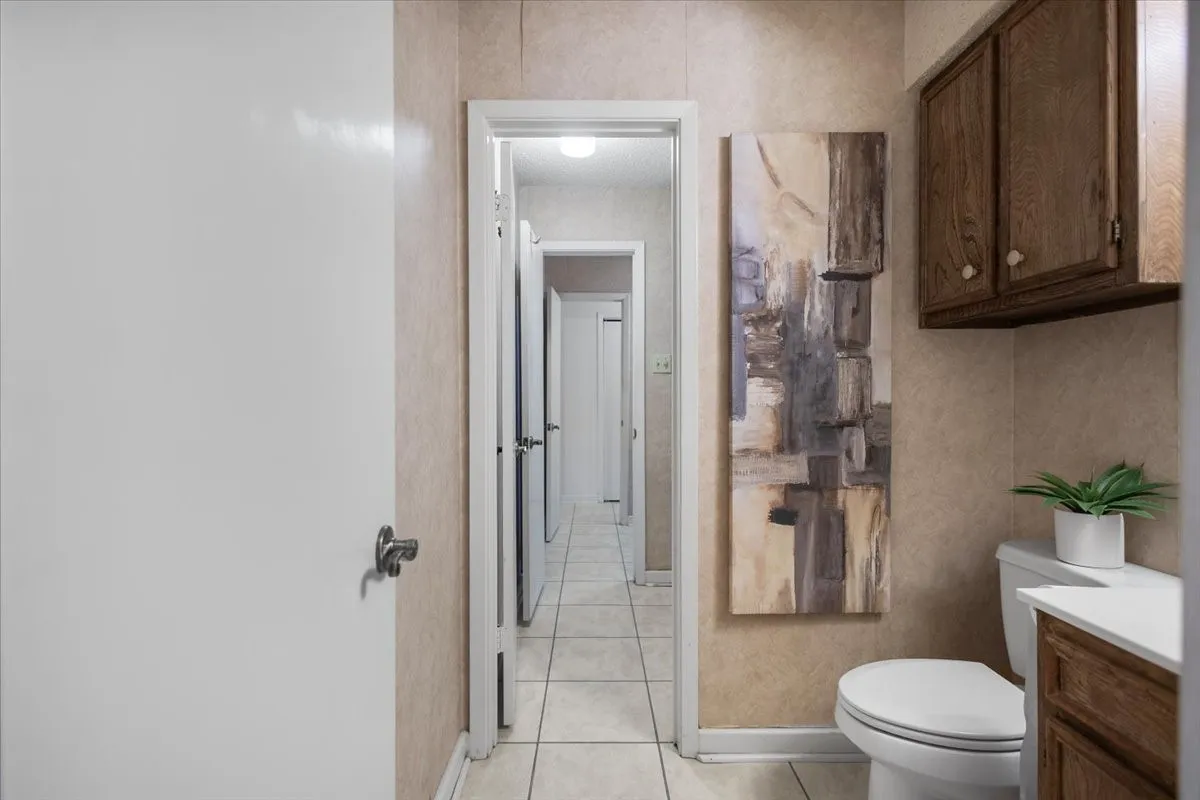 Single Family Residence For Sale in Smith County , 207 Grass Knoll Drive, Hideaway, Texas 75771, 2 Bedroom, 2 Bathroom, Garage spaces, 1,560 Sqft, built in 1973, Preowned, mls#21214766, Real Estate Agent in Hideaway, Homes For Sale in Smith county, Homes For Sale in Hideaway, Realtor in Hideaway Texas, Real Estate Brokerage Independent Realty Texas, Luminita Cordes Realtor