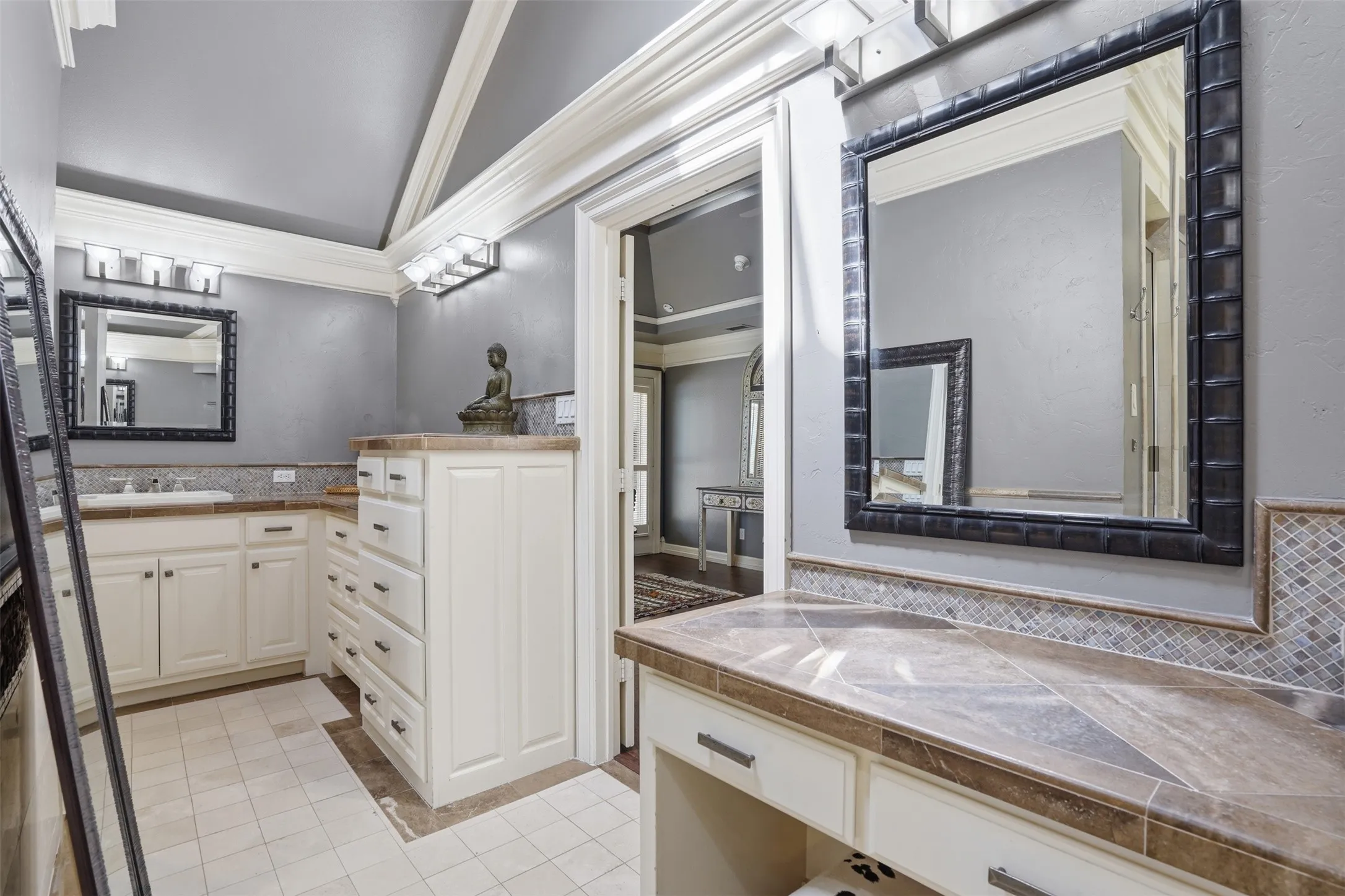 Single Family Residence For Sale in Johnson County , 1005 Hemphill Drive, Cleburne, Texas 76033, 5 Bedroom, 4 Bathroom, 5 Garage spaces, 4,903 Sqft, built in 1985, Preowned, mls#21214636, Real Estate Agent in Cleburne, Homes For Sale in Johnson county, Homes For Sale in Cleburne, Realtor in Cleburne Texas, Real Estate Brokerage Independent Realty Texas, Luminita Cordes Realtor