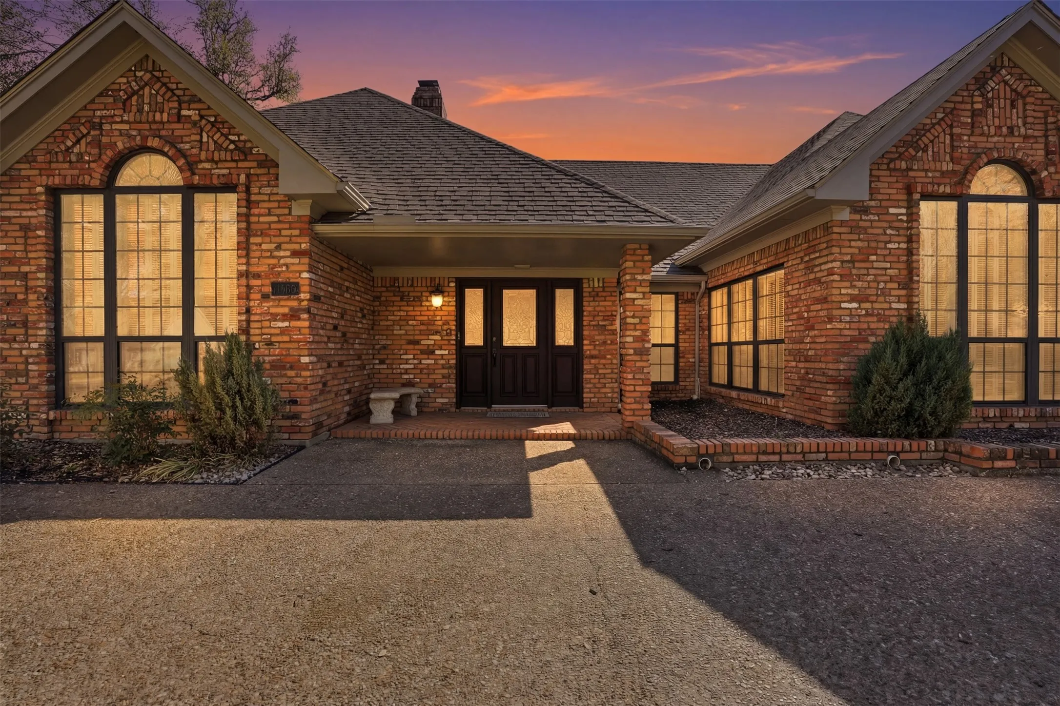 Single Family Residence For Sale in Johnson County , 1005 Hemphill Drive, Cleburne, Texas 76033, 5 Bedroom, 4 Bathroom, 5 Garage spaces, 4,903 Sqft, built in 1985, Preowned, mls#21214636, Real Estate Agent in Cleburne, Homes For Sale in Johnson county, Homes For Sale in Cleburne, Realtor in Cleburne Texas, Real Estate Brokerage Independent Realty Texas, Luminita Cordes Realtor