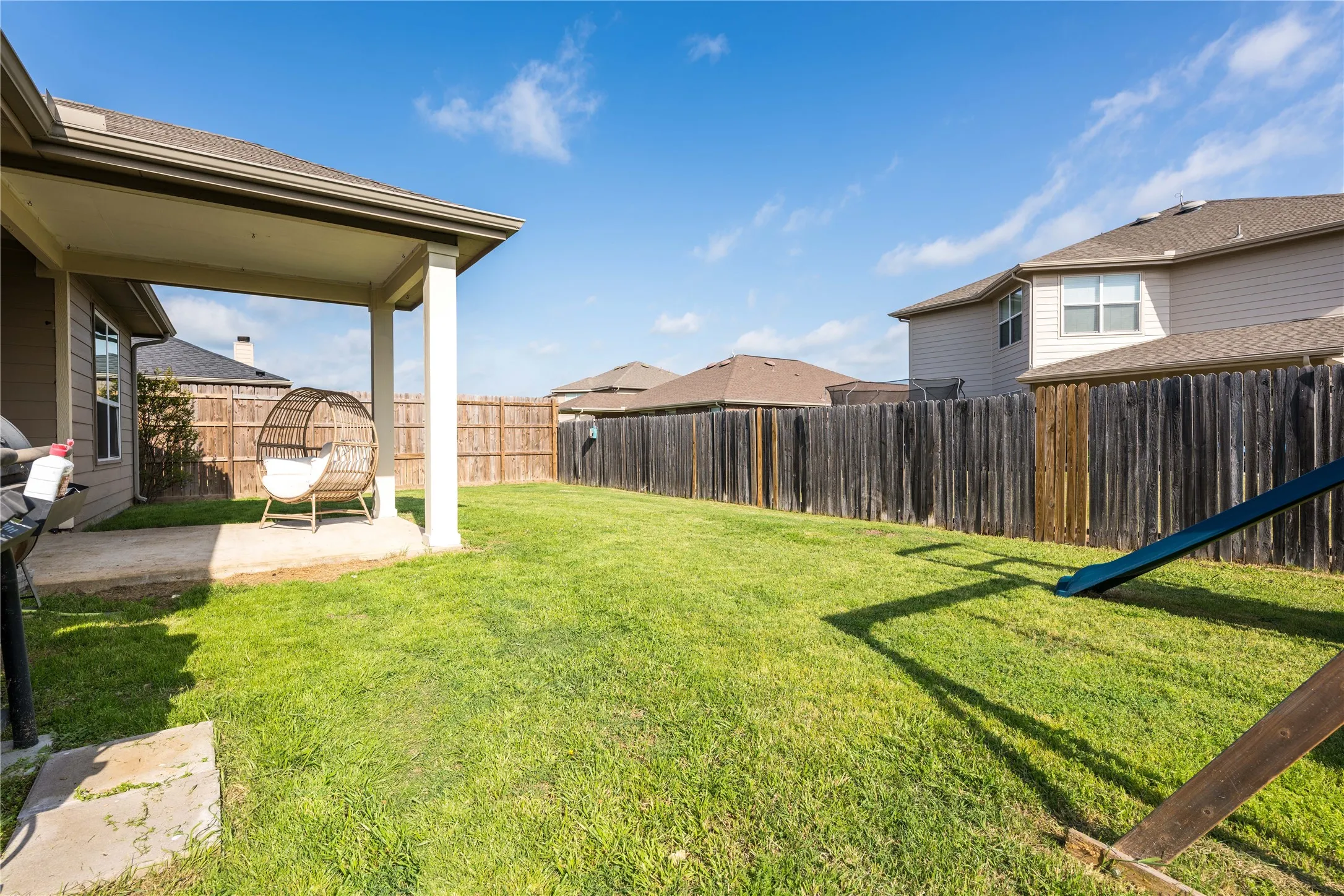 Single Family Residence For Sale in Denton County , 1627 Kawati Way, Krum, Texas 76249, 3 Bedroom, 3 Bathroom, 2 Garage spaces, 2,569 Sqft, built in 2013, Preowned, mls#21210625, Real Estate Agent in Krum, Homes For Sale in Denton county, Homes For Sale in Krum, Realtor in Krum Texas, Real Estate Brokerage Independent Realty Texas, Luminita Cordes Realtor