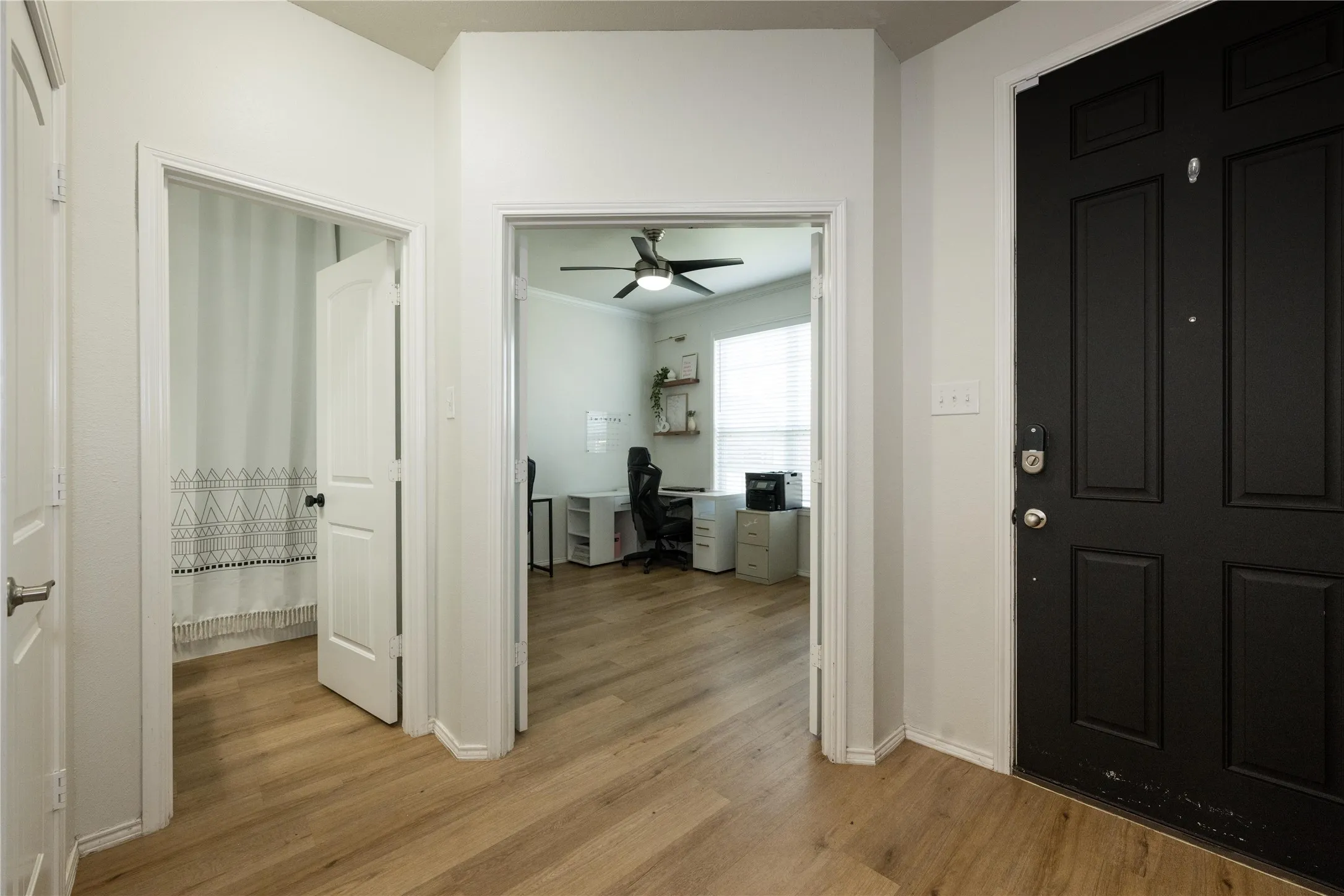 Single Family Residence For Sale in Denton County , 1627 Kawati Way, Krum, Texas 76249, 3 Bedroom, 3 Bathroom, 2 Garage spaces, 2,569 Sqft, built in 2013, Preowned, mls#21210625, Real Estate Agent in Krum, Homes For Sale in Denton county, Homes For Sale in Krum, Realtor in Krum Texas, Real Estate Brokerage Independent Realty Texas, Luminita Cordes Realtor