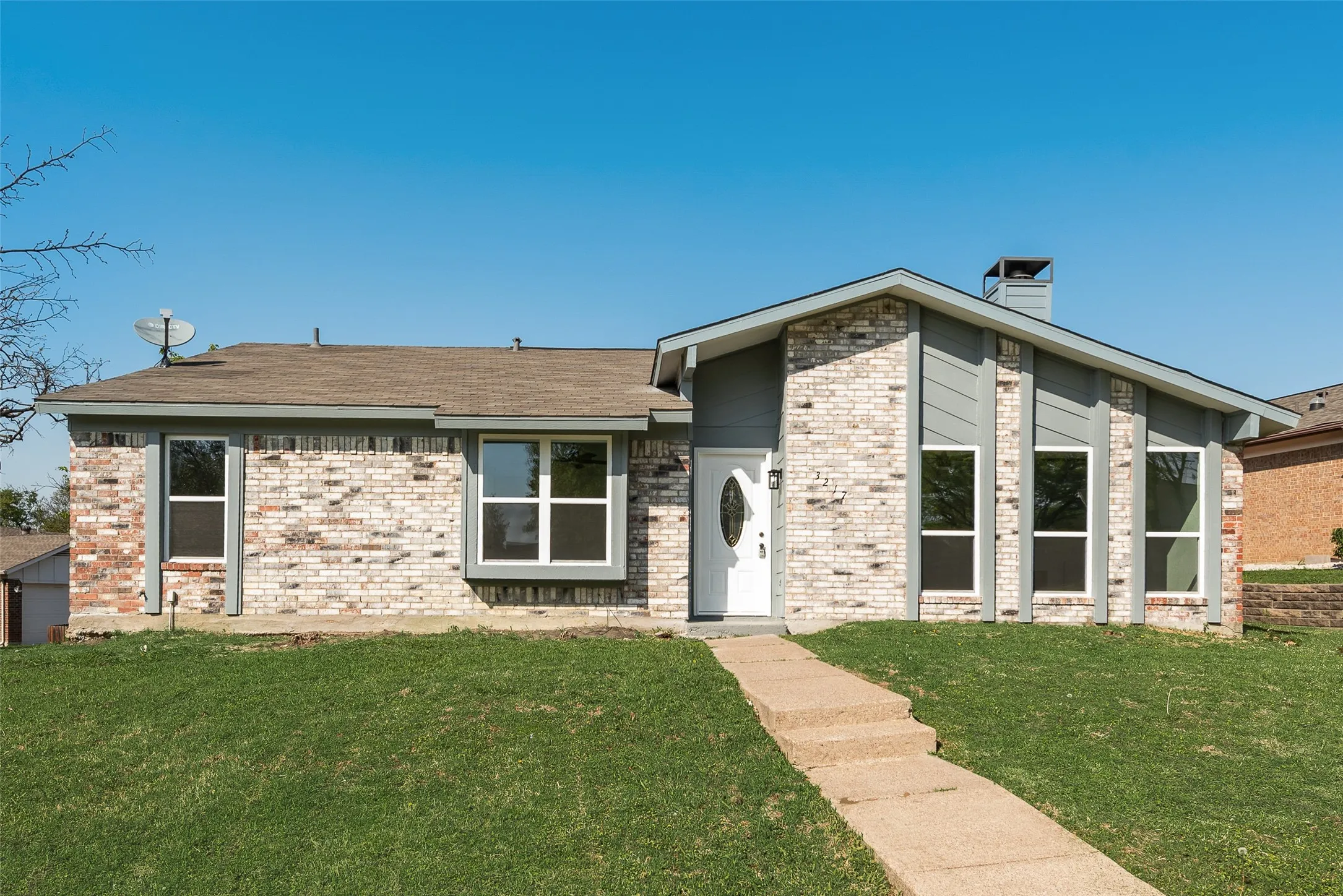 Single Family Residence For Sale in Dallas County , 3217 Mahan Circle, Mesquite, Texas 75149, 3 Bedroom, 2 Bathroom, 2 Garage spaces, 1,720 Sqft, built in 1984, Preowned, Price $271,999, mls#21214794, Real Estate Agent in Mesquite, Homes For Sale in Dallas county, Homes For Sale in Mesquite, Realtor in Mesquite Texas, Real Estate Brokerage Independent Realty Texas, Luminita Cordes Realtor