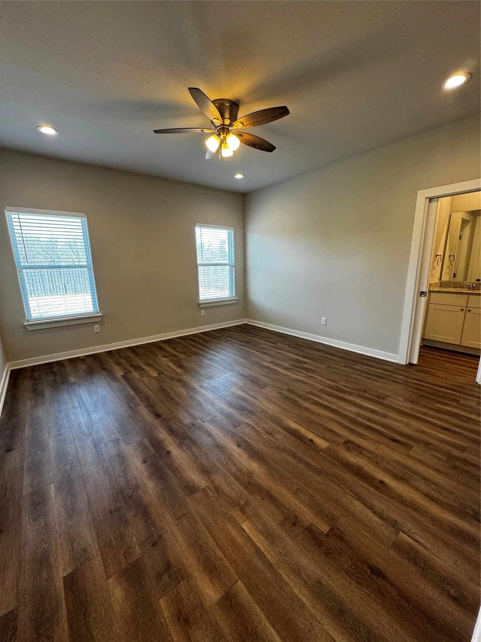 Single Family Residence For Sale in Navarro County , 3828 Skylane Avenue, Corsicana, Texas 75110, 3 Bedroom, 2 Bathroom, 2 Garage spaces, 1,401 Sqft, built in 2022, Preowned, mls#21210213, Real Estate Agent in Corsicana, Homes For Sale in Navarro county, Homes For Sale in Corsicana, Realtor in Corsicana Texas, Real Estate Brokerage Independent Realty Texas, Luminita Cordes Realtor
