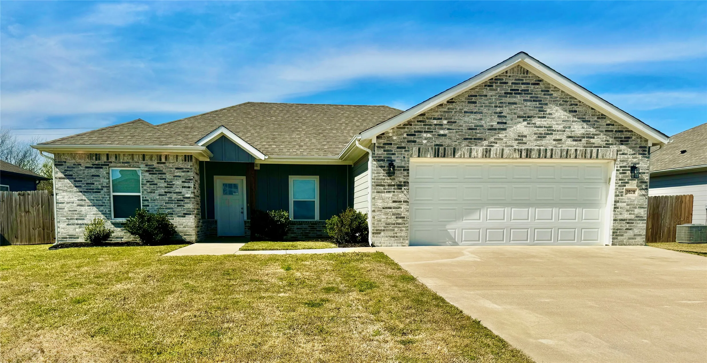 Single Family Residence For Sale in Navarro County , 3828 Skylane Avenue, Corsicana, Texas 75110, 3 Bedroom, 2 Bathroom, 2 Garage spaces, 1,401 Sqft, built in 2022, Preowned, mls#21210213, Real Estate Agent in Corsicana, Homes For Sale in Navarro county, Homes For Sale in Corsicana, Realtor in Corsicana Texas, Real Estate Brokerage Independent Realty Texas, Luminita Cordes Realtor