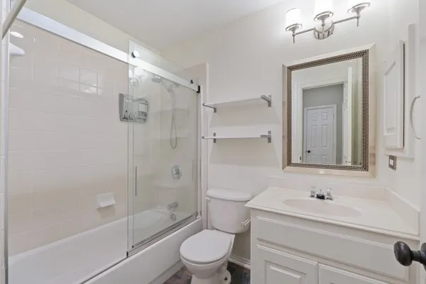 Single Family Residence For Sale in Tarrant County , 2412 Aramic Court, Arlington, Texas 76001, 4 Bedroom, 4 Bathroom, 3 Garage spaces, 2,866 Sqft, built in 2003, mls#21204711, Real Estate Agent in Arlington, Homes For Sale in Tarrant county, Homes For Sale in Arlington, Realtor in Arlington Texas, Real Estate Brokerage Independent Realty Texas, Luminita Cordes Realtor