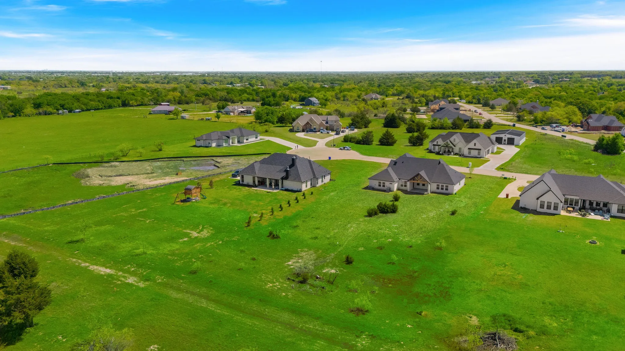 Single Family Residence For Sale in Hunt County , 6220 Purple English Oak, Royse City, Texas 75189, 4 Bedroom, 4 Bathroom, 2 Garage spaces, 3,111 Sqft, built in 2024, New Construction - Complete, mls#21211312, Real Estate Agent in Royse City, Homes For Sale in Hunt county, Homes For Sale in Royse City, Realtor in Royse City Texas, Real Estate Brokerage Independent Realty Texas, Luminita Cordes Realtor
