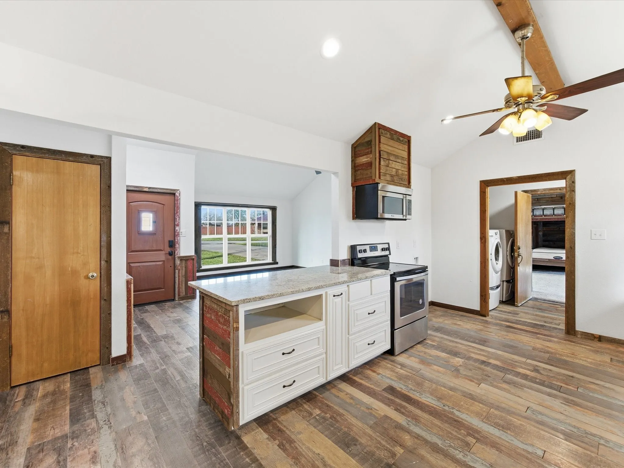Single Family Residence For Sale in Wood County , 116 County Road 1559, Alba, Texas 75410, 3 Bedroom, 2 Bathroom, Garage spaces, 1,912 Sqft, built in 1987, mls#21214852, Real Estate Agent in Alba, Homes For Sale in Wood county, Homes For Sale in Alba, Realtor in Alba Texas, Real Estate Brokerage Independent Realty Texas, Luminita Cordes Realtor