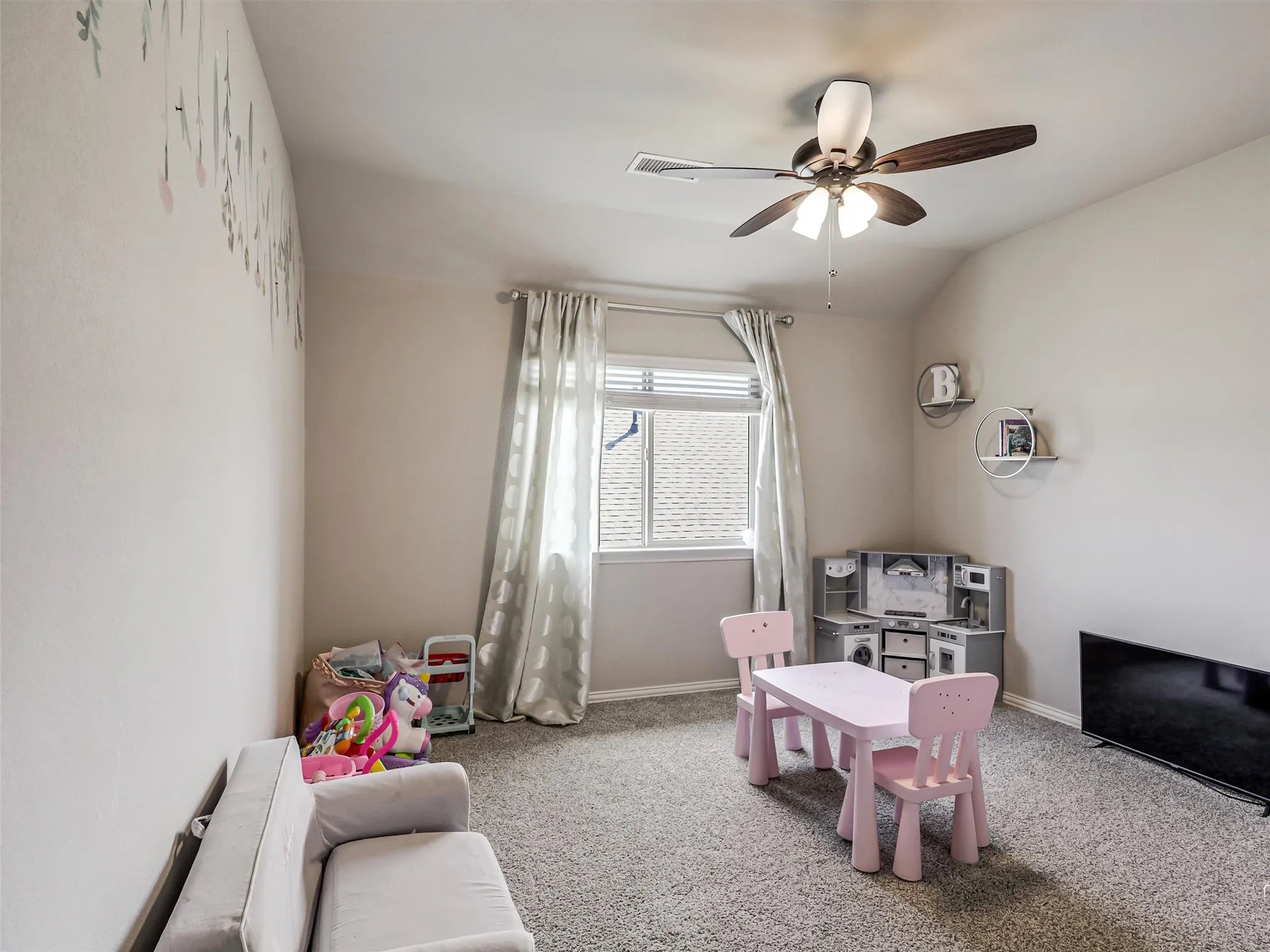 Single Family Residence For Sale in Collin County , 1216 Tree Shadow Lane, Anna, Texas 75409, 4 Bedroom, 3 Bathroom, 3 Garage spaces, 3,034 Sqft, built in 2022, Preowned, mls#21213041, Real Estate Agent in Anna, Homes For Sale in Collin county, Homes For Sale in Anna, Realtor in Anna Texas, Real Estate Brokerage Independent Realty Texas, Luminita Cordes Realtor