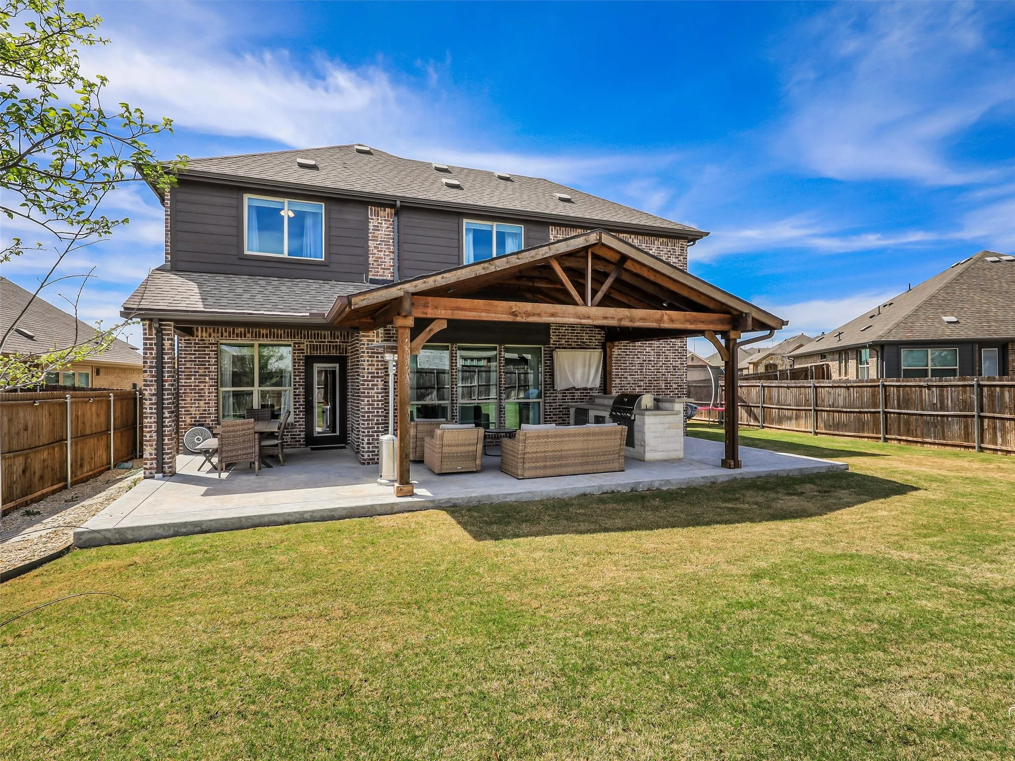 Single Family Residence For Sale in Collin County , 1216 Tree Shadow Lane, Anna, Texas 75409, 4 Bedroom, 3 Bathroom, 3 Garage spaces, 3,034 Sqft, built in 2022, Preowned, mls#21213041, Real Estate Agent in Anna, Homes For Sale in Collin county, Homes For Sale in Anna, Realtor in Anna Texas, Real Estate Brokerage Independent Realty Texas, Luminita Cordes Realtor