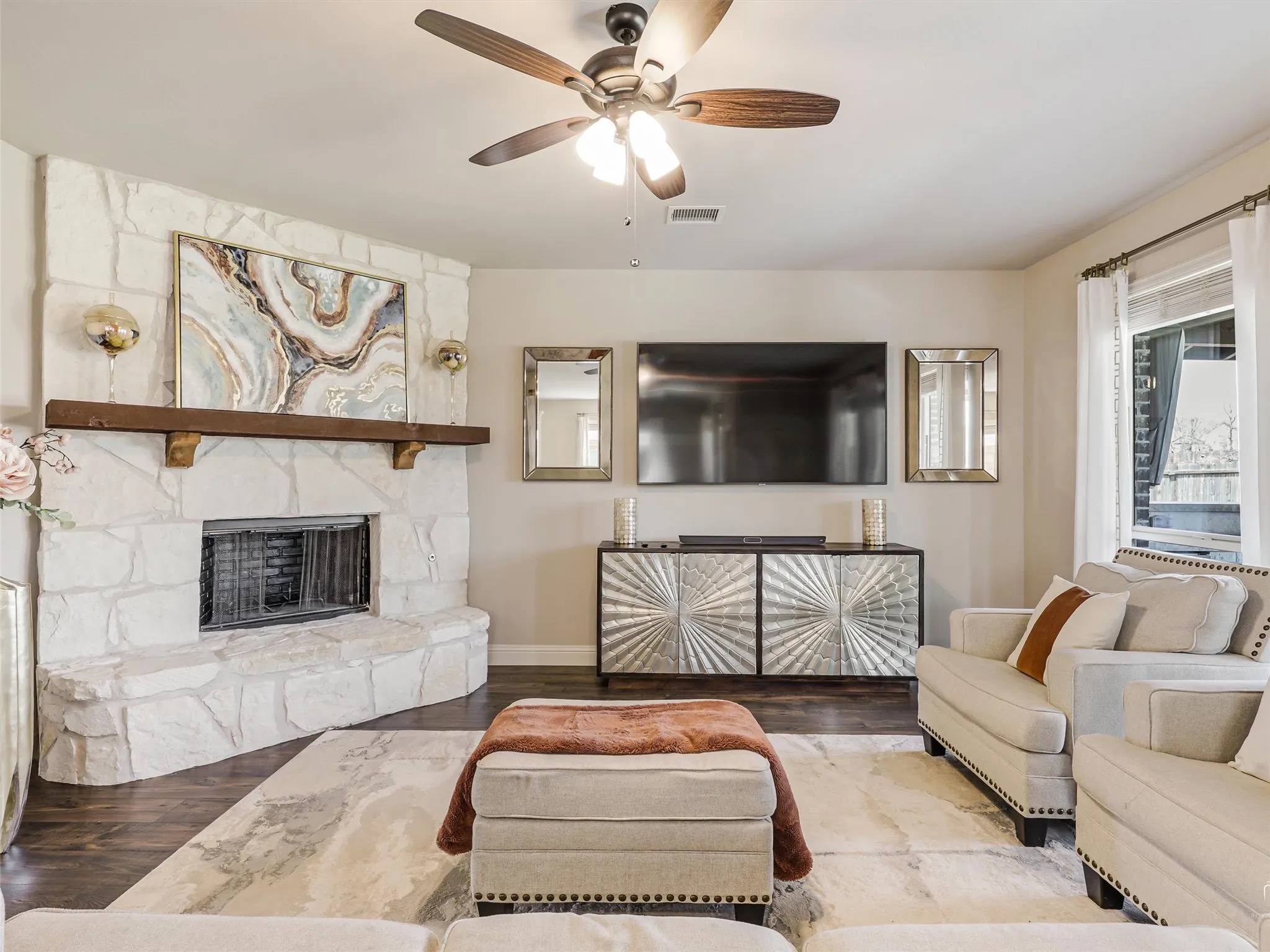 Single Family Residence For Sale in Collin County , 1216 Tree Shadow Lane, Anna, Texas 75409, 4 Bedroom, 3 Bathroom, 3 Garage spaces, 3,034 Sqft, built in 2022, Preowned, mls#21213041, Real Estate Agent in Anna, Homes For Sale in Collin county, Homes For Sale in Anna, Realtor in Anna Texas, Real Estate Brokerage Independent Realty Texas, Luminita Cordes Realtor