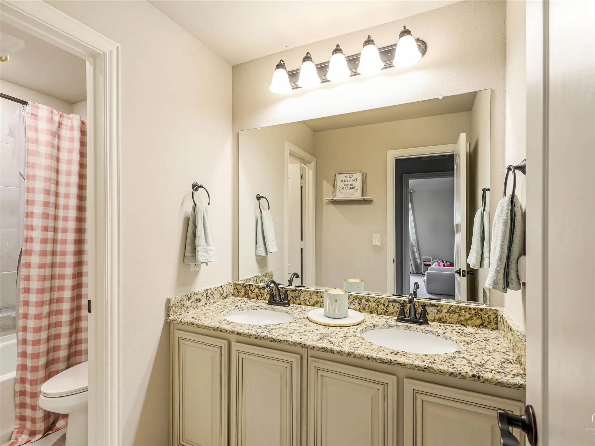 Single Family Residence For Sale in Collin County , 1216 Tree Shadow Lane, Anna, Texas 75409, 4 Bedroom, 3 Bathroom, 3 Garage spaces, 3,034 Sqft, built in 2022, Preowned, mls#21213041, Real Estate Agent in Anna, Homes For Sale in Collin county, Homes For Sale in Anna, Realtor in Anna Texas, Real Estate Brokerage Independent Realty Texas, Luminita Cordes Realtor