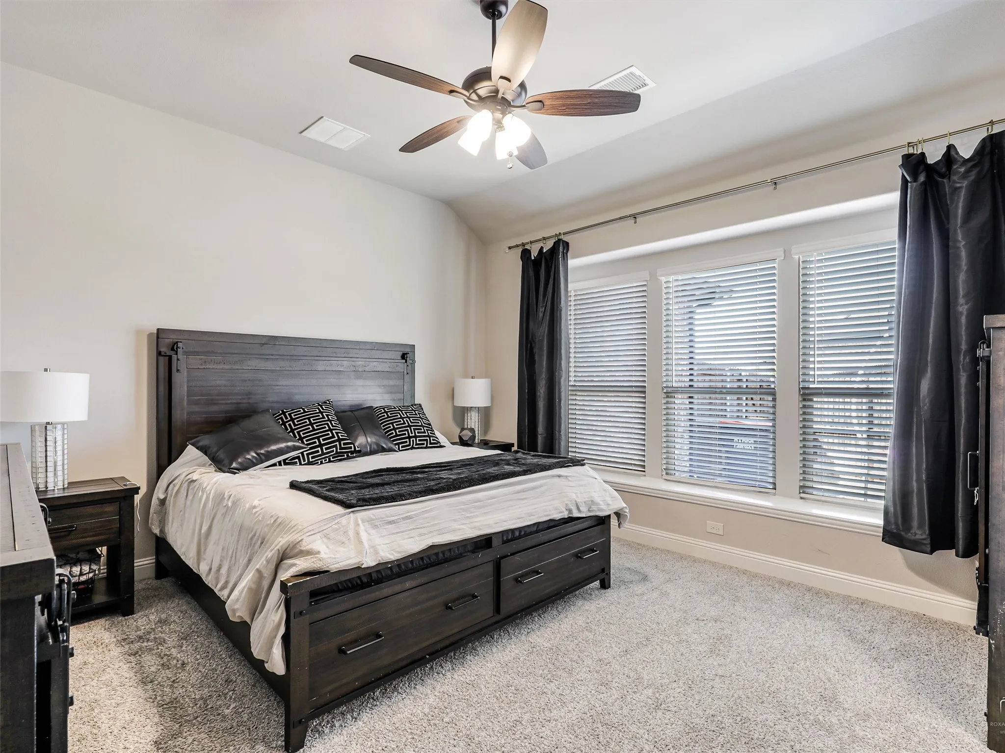Single Family Residence For Sale in Collin County , 1216 Tree Shadow Lane, Anna, Texas 75409, 4 Bedroom, 3 Bathroom, 3 Garage spaces, 3,034 Sqft, built in 2022, Preowned, mls#21213041, Real Estate Agent in Anna, Homes For Sale in Collin county, Homes For Sale in Anna, Realtor in Anna Texas, Real Estate Brokerage Independent Realty Texas, Luminita Cordes Realtor