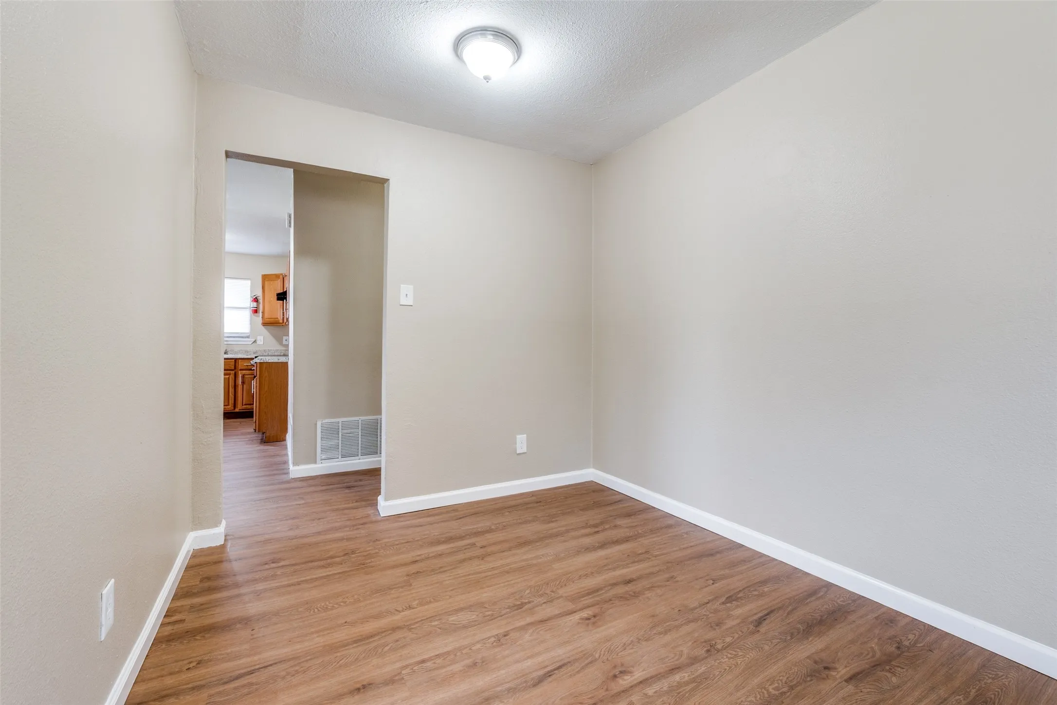 Single Family Residence For Sale in Dallas County , 10000 Olmos Drive, Dallas, Texas 75218, 4 Bedroom, 2 Bathroom, 1 Garage spaces, 2,028 Sqft, built in 1958, mls#21211657, Real Estate Agent in Dallas, Homes For Sale in Dallas county, Homes For Sale in Dallas, Realtor in Dallas Texas, Real Estate Brokerage Independent Realty Texas, Luminita Cordes Realtor