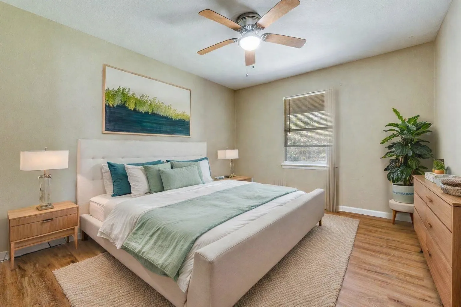 Single Family Residence For Sale in Dallas County , 10000 Olmos Drive, Dallas, Texas 75218, 4 Bedroom, 2 Bathroom, 1 Garage spaces, 2,028 Sqft, built in 1958, mls#21211657, Real Estate Agent in Dallas, Homes For Sale in Dallas county, Homes For Sale in Dallas, Realtor in Dallas Texas, Real Estate Brokerage Independent Realty Texas, Luminita Cordes Realtor