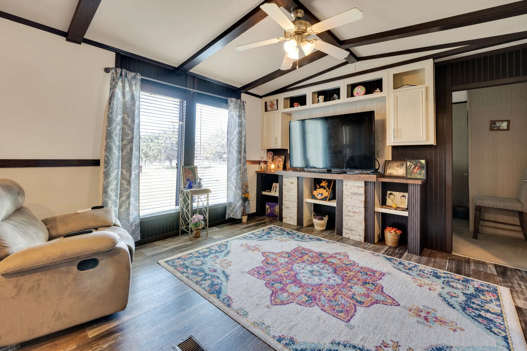 Mobile Home For Sale in Navarro County , 12032 County Road 0190 E, Rice, Texas 75155, 4 Bedroom, 2 Bathroom, Garage spaces, 1,620 Sqft, built in 2017, Preowned, mls#21214910, Real Estate Agent in Rice, Homes For Sale in Navarro county, Homes For Sale in Rice, Realtor in Rice Texas, Real Estate Brokerage Independent Realty Texas, Luminita Cordes Realtor
