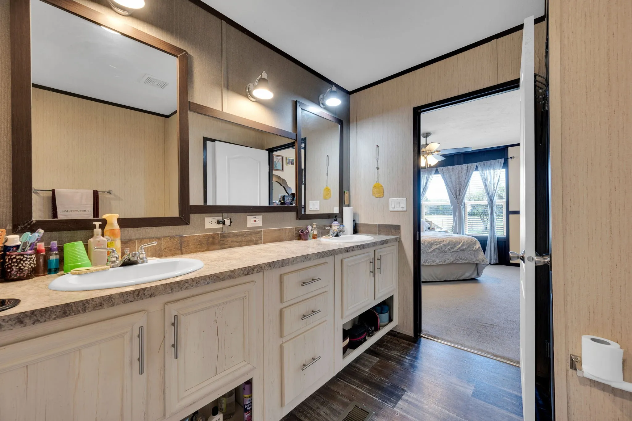Mobile Home For Sale in Navarro County , 12032 County Road 0190 E, Rice, Texas 75155, 4 Bedroom, 2 Bathroom, Garage spaces, 1,620 Sqft, built in 2017, Preowned, mls#21214910, Real Estate Agent in Rice, Homes For Sale in Navarro county, Homes For Sale in Rice, Realtor in Rice Texas, Real Estate Brokerage Independent Realty Texas, Luminita Cordes Realtor