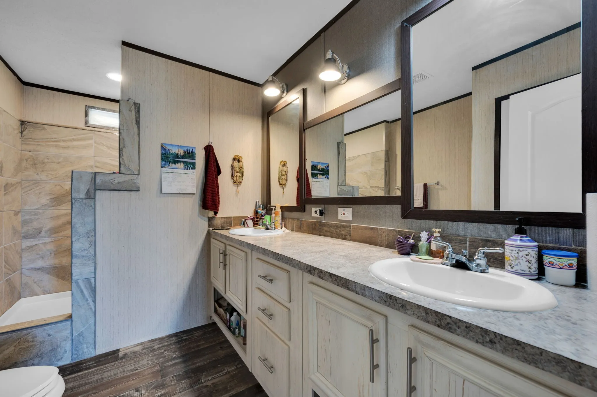 Mobile Home For Sale in Navarro County , 12032 County Road 0190 E, Rice, Texas 75155, 4 Bedroom, 2 Bathroom, Garage spaces, 1,620 Sqft, built in 2017, Preowned, mls#21214910, Real Estate Agent in Rice, Homes For Sale in Navarro county, Homes For Sale in Rice, Realtor in Rice Texas, Real Estate Brokerage Independent Realty Texas, Luminita Cordes Realtor