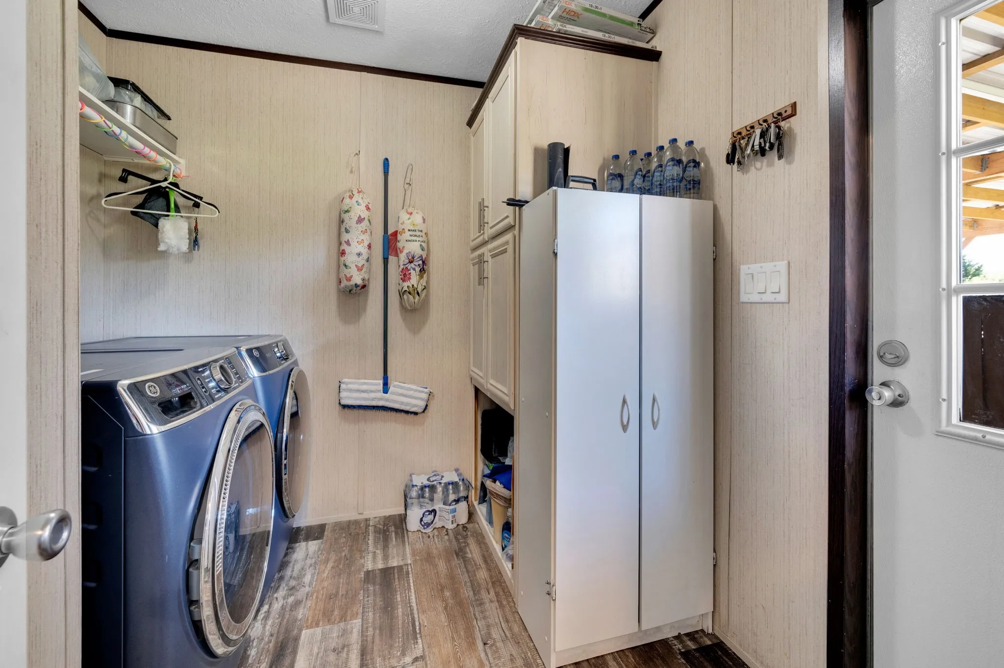 Mobile Home For Sale in Navarro County , 12032 County Road 0190 E, Rice, Texas 75155, 4 Bedroom, 2 Bathroom, Garage spaces, 1,620 Sqft, built in 2017, Preowned, mls#21214910, Real Estate Agent in Rice, Homes For Sale in Navarro county, Homes For Sale in Rice, Realtor in Rice Texas, Real Estate Brokerage Independent Realty Texas, Luminita Cordes Realtor