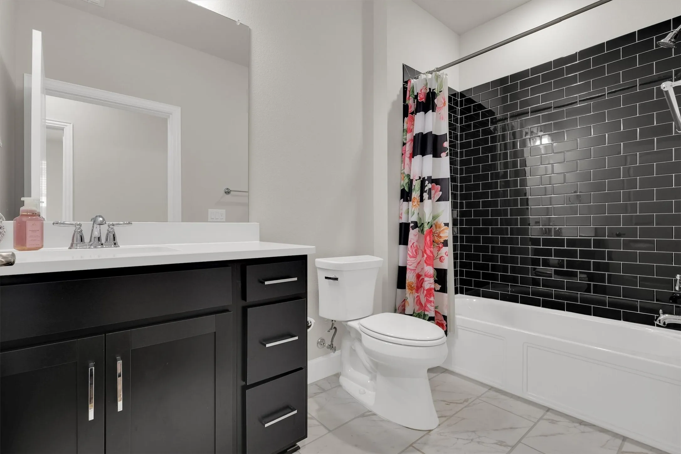Condominium For Sale in Collin County , 651 N Watters Road 2105, Allen, Texas 75013, 2 Bedroom, 2 Bathroom, 1 Garage spaces, 1,535 Sqft, built in 2022, Preowned, mls#21214931, Real Estate Agent in Allen, Homes For Sale in Collin county, Homes For Sale in Allen, Realtor in Allen Texas, Real Estate Brokerage Independent Realty Texas, Luminita Cordes Realtor