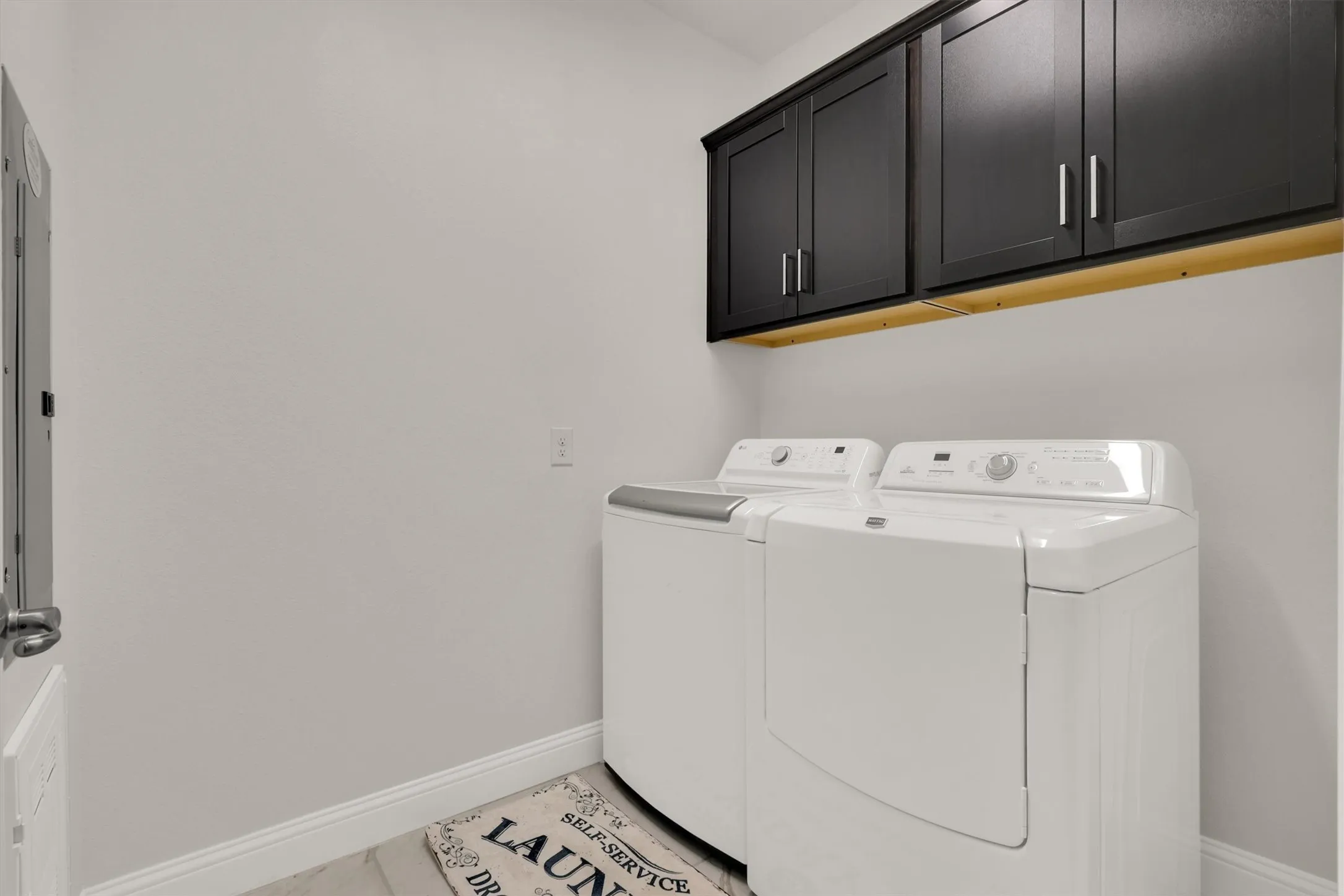 Condominium For Sale in Collin County , 651 N Watters Road 2105, Allen, Texas 75013, 2 Bedroom, 2 Bathroom, 1 Garage spaces, 1,535 Sqft, built in 2022, Preowned, mls#21214931, Real Estate Agent in Allen, Homes For Sale in Collin county, Homes For Sale in Allen, Realtor in Allen Texas, Real Estate Brokerage Independent Realty Texas, Luminita Cordes Realtor