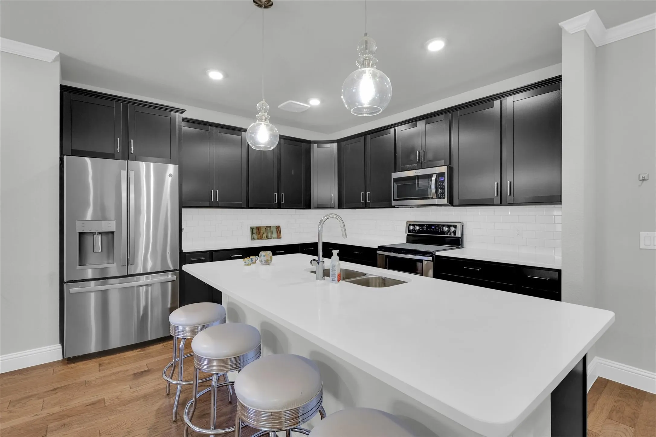 Condominium For Sale in Collin County , 651 N Watters Road 2105, Allen, Texas 75013, 2 Bedroom, 2 Bathroom, 1 Garage spaces, 1,535 Sqft, built in 2022, Preowned, mls#21214931, Real Estate Agent in Allen, Homes For Sale in Collin county, Homes For Sale in Allen, Realtor in Allen Texas, Real Estate Brokerage Independent Realty Texas, Luminita Cordes Realtor