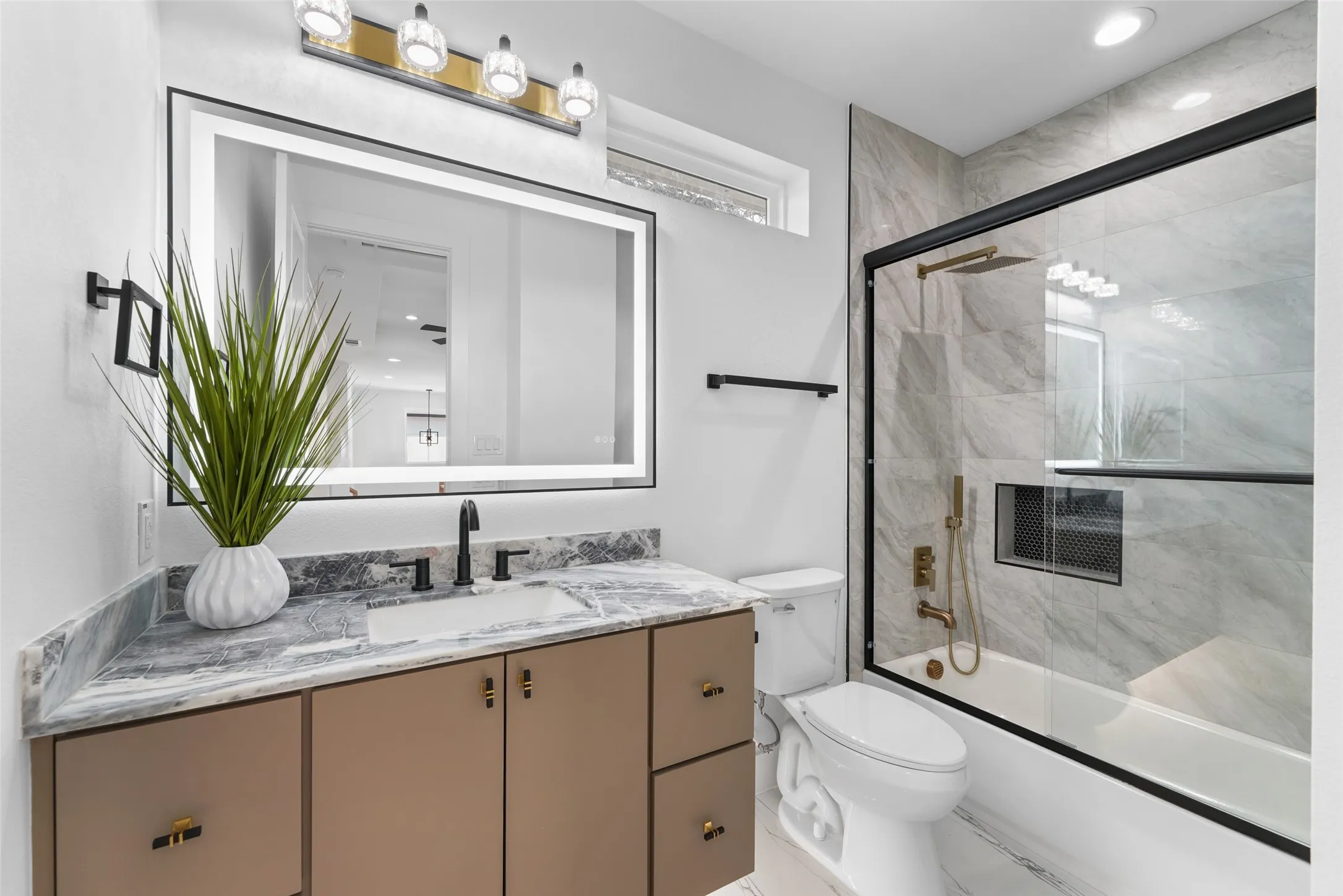 Single Family Residence For Sale in Dallas County , 707 Buckalew Street, Dallas, Texas 75208, 5 Bedrooms, 3 Bathrooms, 2 Garage spaces, 2,800 Sqft, built in 2026, New Construction - Complete, Price $719,000, mls#21214488, Real Estate Agent in Dallas, Homes For Sale in Dallas county, Homes For Sale in Dallas, Realtor in Dallas Texas, Real Estate Brokerage Independent Realty Texas, Luminita Cordes Realtor
