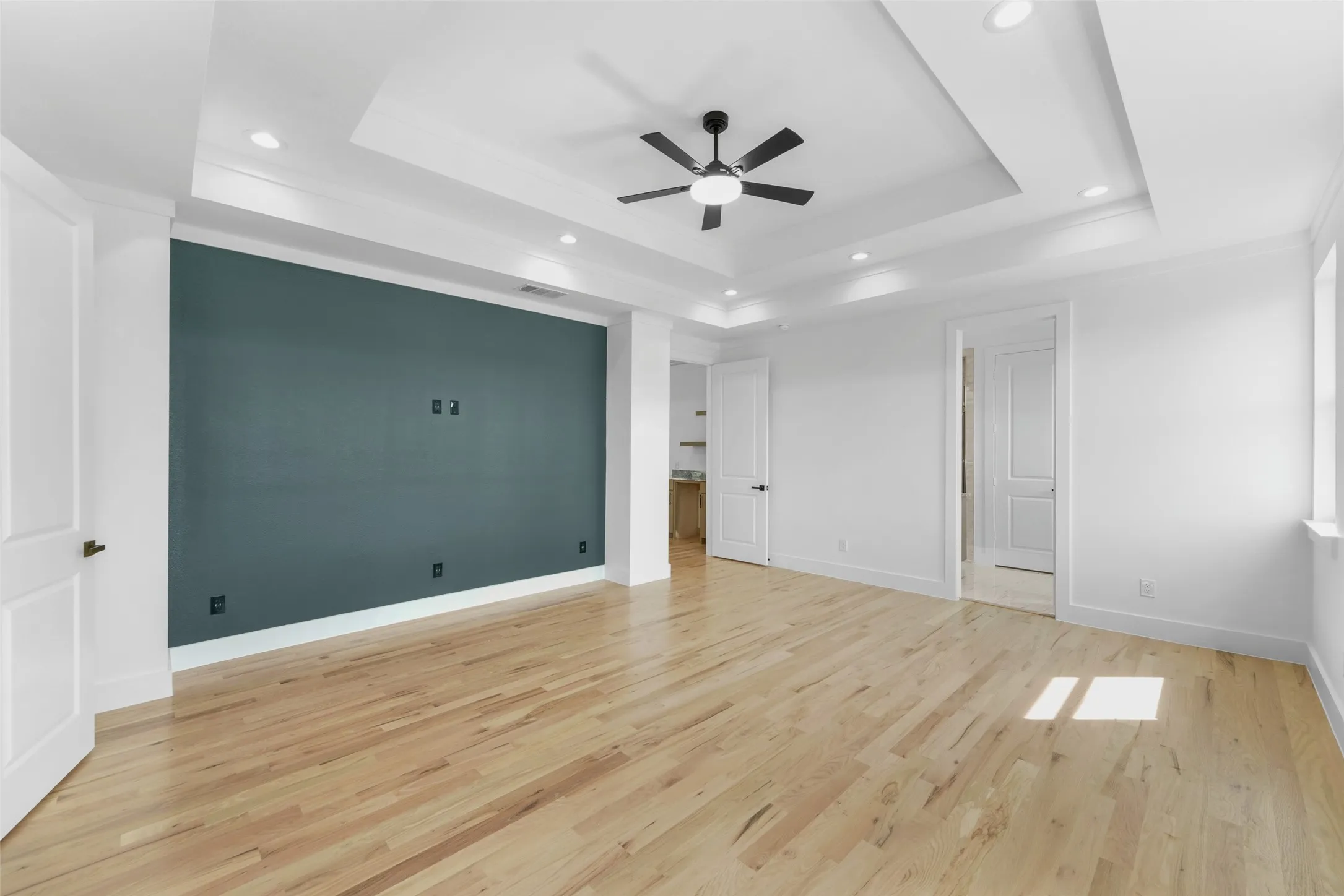 Single Family Residence For Sale in Dallas County , 707 Buckalew Street, Dallas, Texas 75208, 5 Bedrooms, 3 Bathrooms, 2 Garage spaces, 2,800 Sqft, built in 2026, New Construction - Complete, Price $719,000, mls#21214488, Real Estate Agent in Dallas, Homes For Sale in Dallas county, Homes For Sale in Dallas, Realtor in Dallas Texas, Real Estate Brokerage Independent Realty Texas, Luminita Cordes Realtor