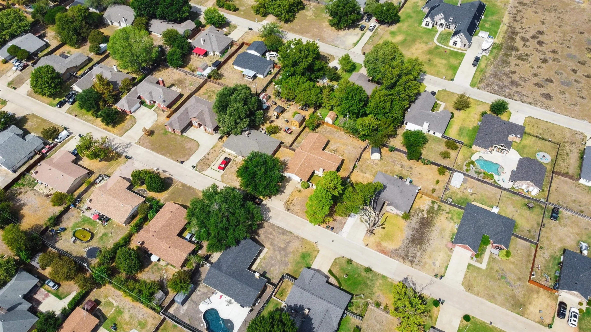 Single Family Residence For Sale in Rockwall County , 110 Gregory Drive, Heath, Texas 75032, 3 Bedroom, 2 Bathroom, 2 Garage spaces, 1,656 Sqft, built in 1980, Preowned, mls#21214977, Real Estate Agent in Heath, Homes For Sale in Rockwall county, Homes For Sale in Heath, Realtor in Heath Texas, Real Estate Brokerage Independent Realty Texas, Luminita Cordes Realtor