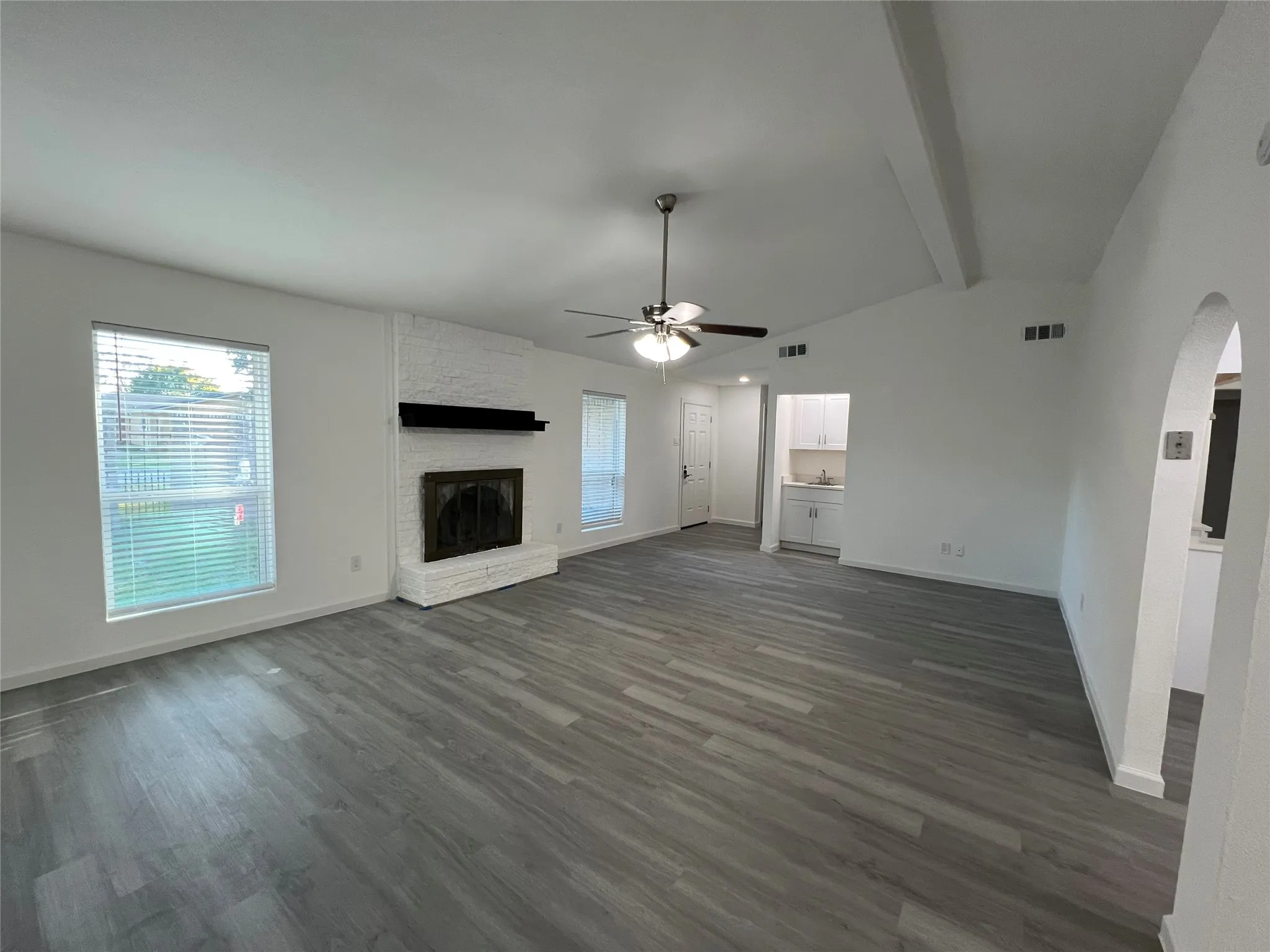 Single Family Residence For Sale in Rockwall County , 110 Gregory Drive, Heath, Texas 75032, 3 Bedroom, 2 Bathroom, 2 Garage spaces, 1,656 Sqft, built in 1980, Preowned, mls#21214977, Real Estate Agent in Heath, Homes For Sale in Rockwall county, Homes For Sale in Heath, Realtor in Heath Texas, Real Estate Brokerage Independent Realty Texas, Luminita Cordes Realtor