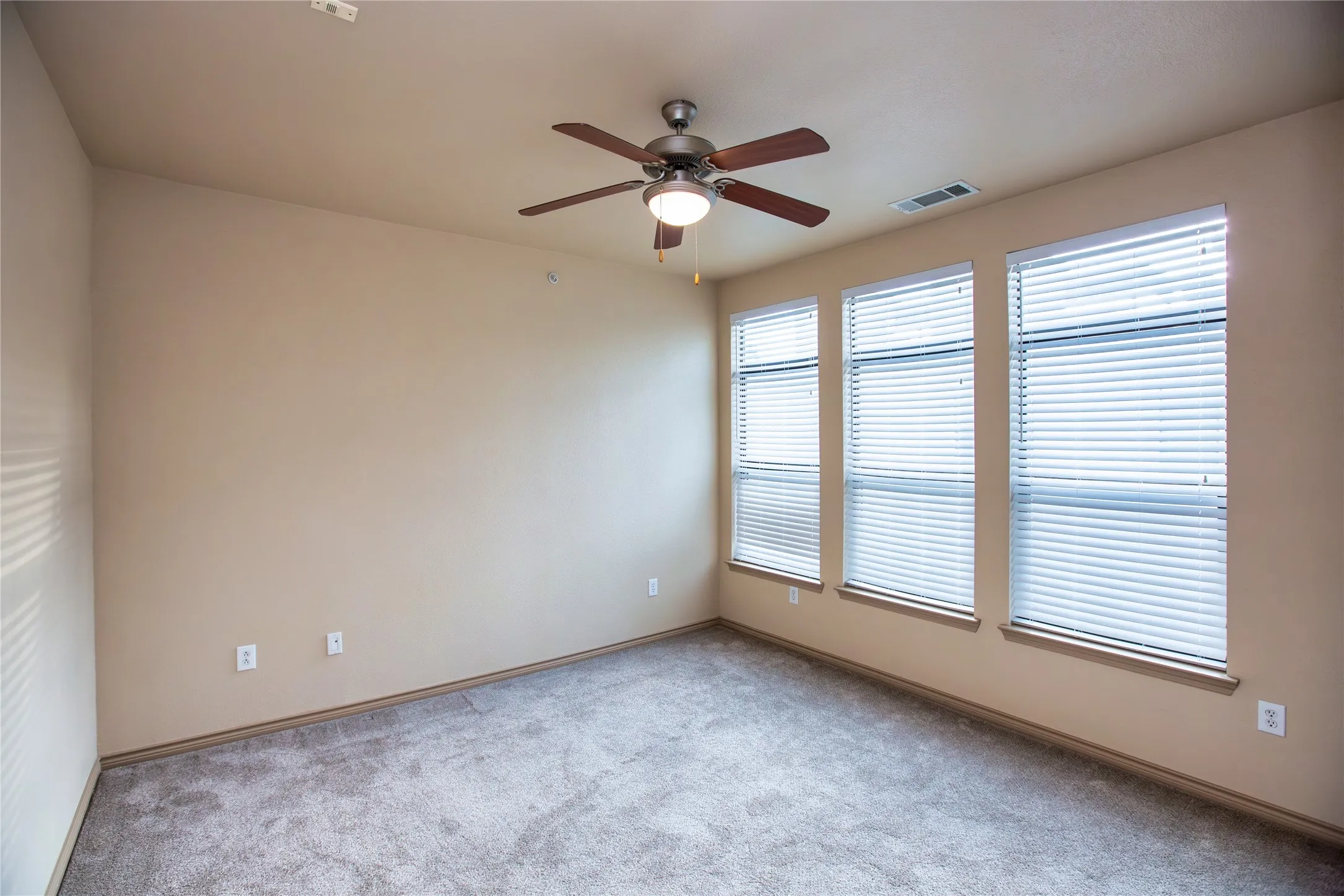 Same Bedroom with no furniture