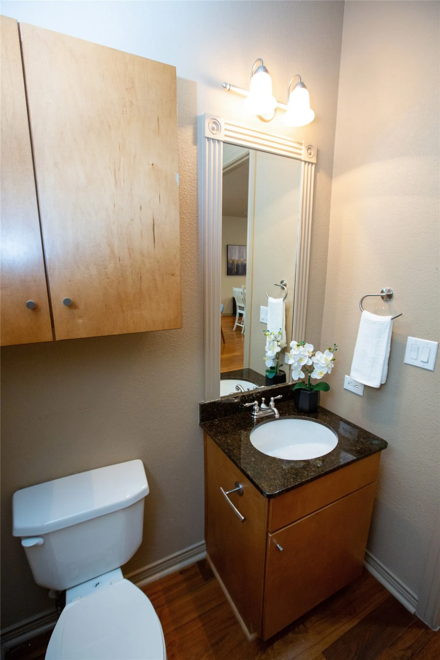 2nd Floor: Powder Room