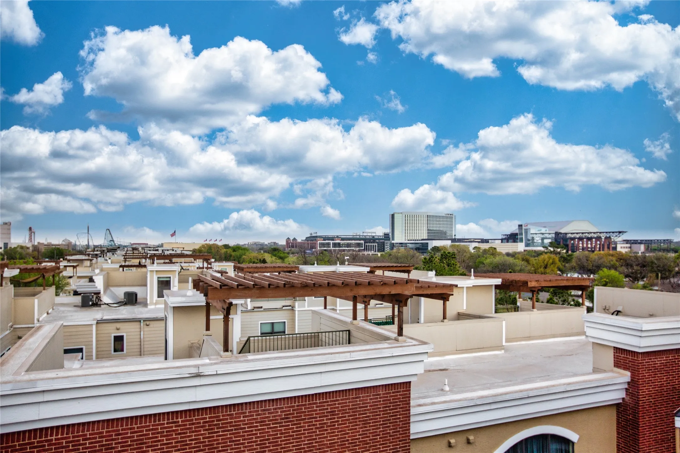 Condominium For Sale in Tarrant County , 1201 Beaconsfield Lane 108, Arlington, Texas 76011, 3 Bedroom, 4 Bathroom, 2 Garage spaces, 1,955 Sqft, built in 2008, Preowned, mls#21208168, Real Estate Agent in Arlington, Homes For Sale in Tarrant county, Homes For Sale in Arlington, Realtor in Arlington Texas, Real Estate Brokerage Independent Realty Texas, Luminita Cordes Realtor