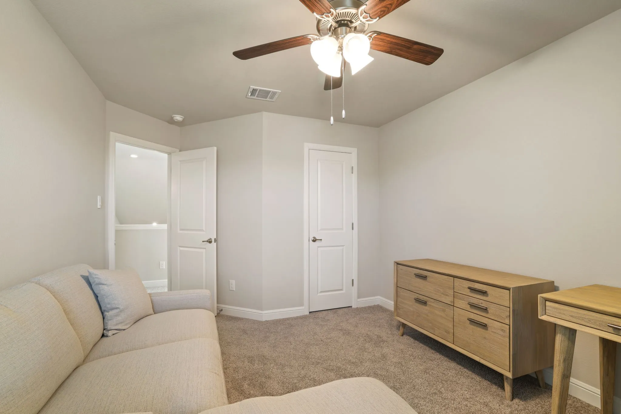 Single Family Residence For Sale in Dallas County , 1322 Greenfield Drive, Cedar Hill, Texas 75104, 5 Bedroom, 3 Bathroom, 3 Garage spaces, 3,285 Sqft, built in 2024, mls#21210324, Real Estate Agent in Cedar Hill, Homes For Sale in Dallas county, Homes For Sale in Cedar Hill, Realtor in Cedar Hill Texas, Real Estate Brokerage Independent Realty Texas, Luminita Cordes Realtor