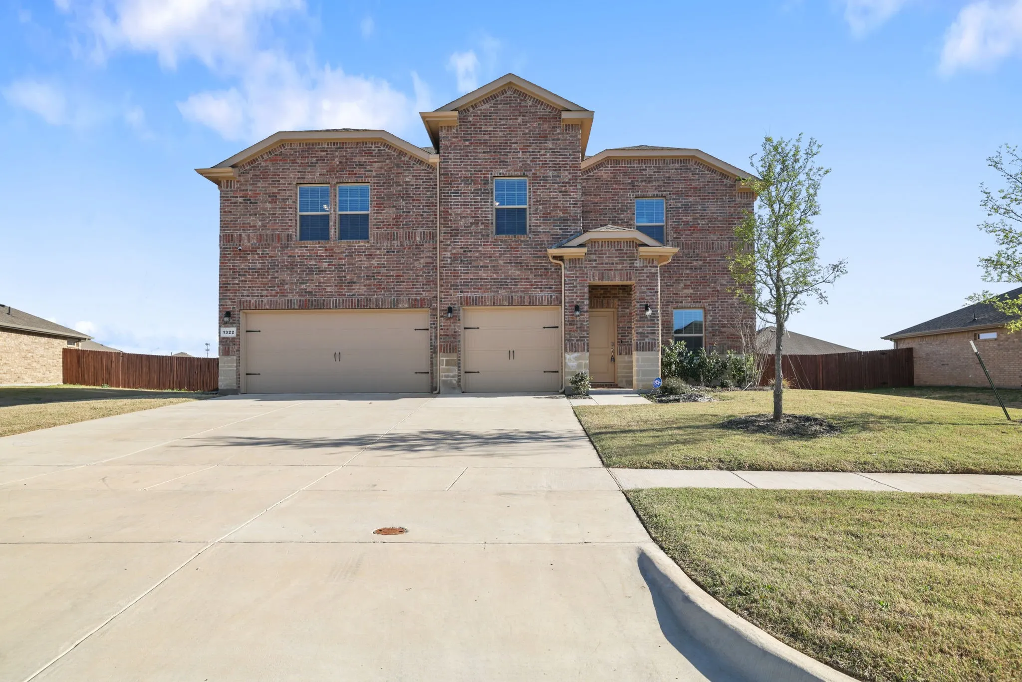 Single Family Residence For Sale in Dallas County , 1322 Greenfield Drive, Cedar Hill, Texas 75104, 5 Bedroom, 3 Bathroom, 3 Garage spaces, 3,285 Sqft, built in 2024, mls#21210324, Real Estate Agent in Cedar Hill, Homes For Sale in Dallas county, Homes For Sale in Cedar Hill, Realtor in Cedar Hill Texas, Real Estate Brokerage Independent Realty Texas, Luminita Cordes Realtor
