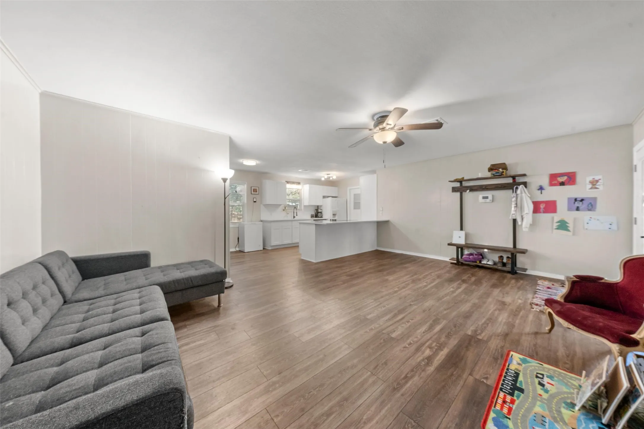 Single Family Residence For Sale in Mc Lennan County , 5907 Caldwell Street, Waco, Texas 76710, 3 Bedroom, 2 Bathroom, 2 Garage spaces, 1,556 Sqft, built in 1964, mls#21210101, Real Estate Agent in Waco, Homes For Sale in Mc Lennan county, Homes For Sale in Waco, Realtor in Waco Texas, Real Estate Brokerage Independent Realty Texas, Luminita Cordes Realtor