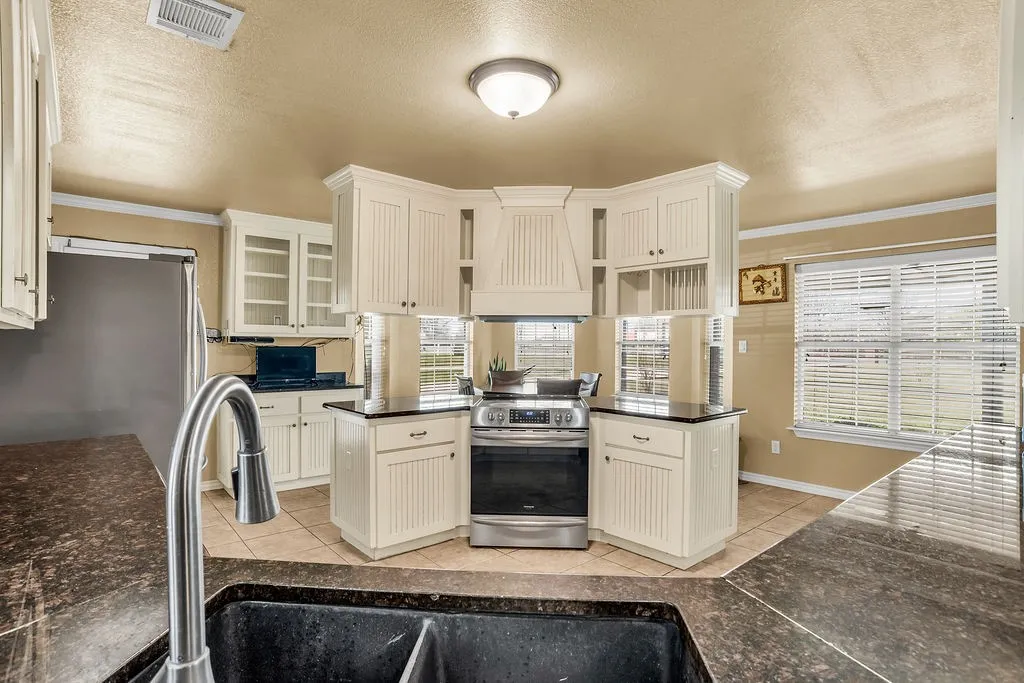 Single Family Residence For Sale in Tarrant County , 12338 Park Ridge Trail, Fort Worth, Texas 76179, 3 Bedroom, 2 Bathroom, 2 Garage spaces, 2,054 Sqft, built in 2007, mls#21215009, Real Estate Agent in Fort Worth, Homes For Sale in Tarrant county, Homes For Sale in Fort Worth, Realtor in Fort Worth Texas, Real Estate Brokerage Independent Realty Texas, Luminita Cordes Realtor