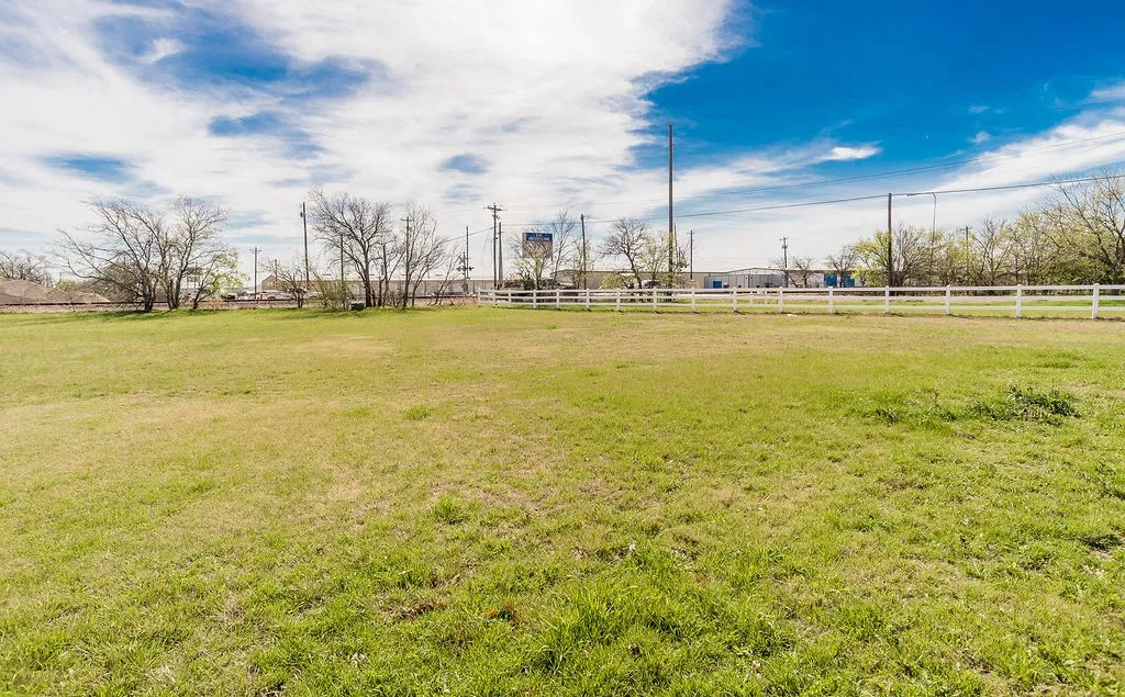 Single Family Residence For Sale in Tarrant County , 12338 Park Ridge Trail, Fort Worth, Texas 76179, 3 Bedroom, 2 Bathroom, 2 Garage spaces, 2,054 Sqft, built in 2007, mls#21215009, Real Estate Agent in Fort Worth, Homes For Sale in Tarrant county, Homes For Sale in Fort Worth, Realtor in Fort Worth Texas, Real Estate Brokerage Independent Realty Texas, Luminita Cordes Realtor