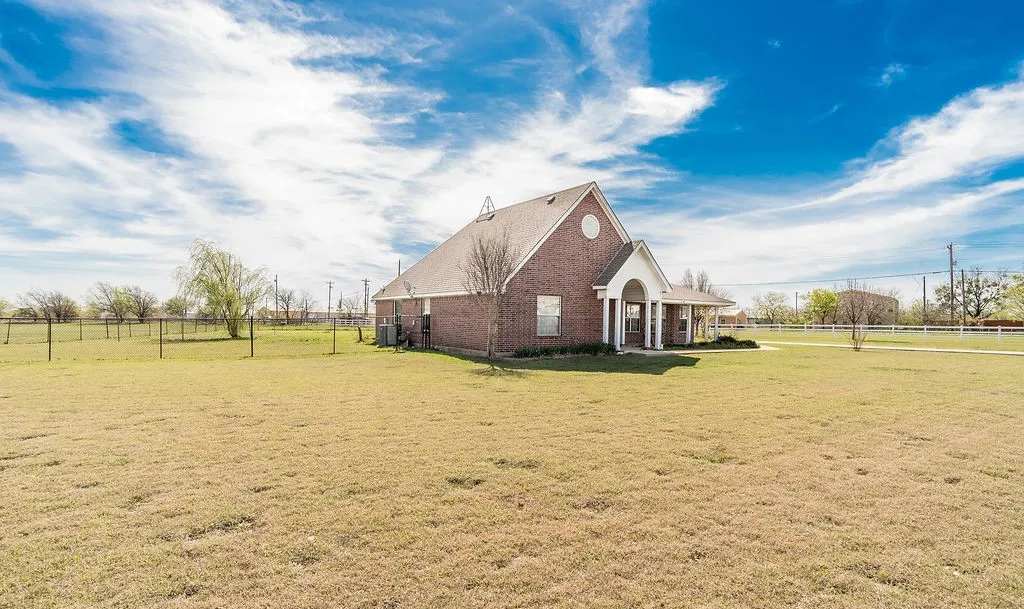 Single Family Residence For Sale in Tarrant County , 12338 Park Ridge Trail, Fort Worth, Texas 76179, 3 Bedroom, 2 Bathroom, 2 Garage spaces, 2,054 Sqft, built in 2007, mls#21215009, Real Estate Agent in Fort Worth, Homes For Sale in Tarrant county, Homes For Sale in Fort Worth, Realtor in Fort Worth Texas, Real Estate Brokerage Independent Realty Texas, Luminita Cordes Realtor